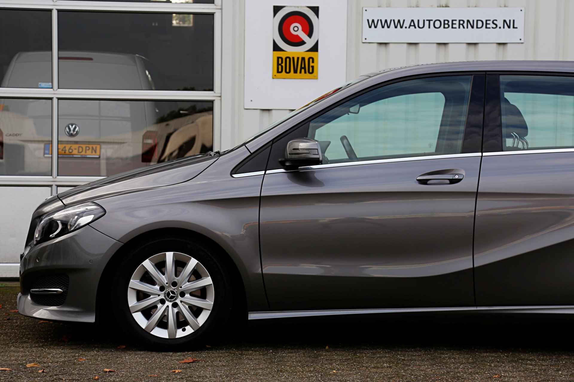 Mercedes-Benz B-Klasse 180 Ambition Automaat*NL-Auto*Perfect Onderh.*Trekhaak/Sportstoelen/Stoelverw./Camera/LED/Navi/Sfeer/Climate-Control/Cruise-Cont - 44/57