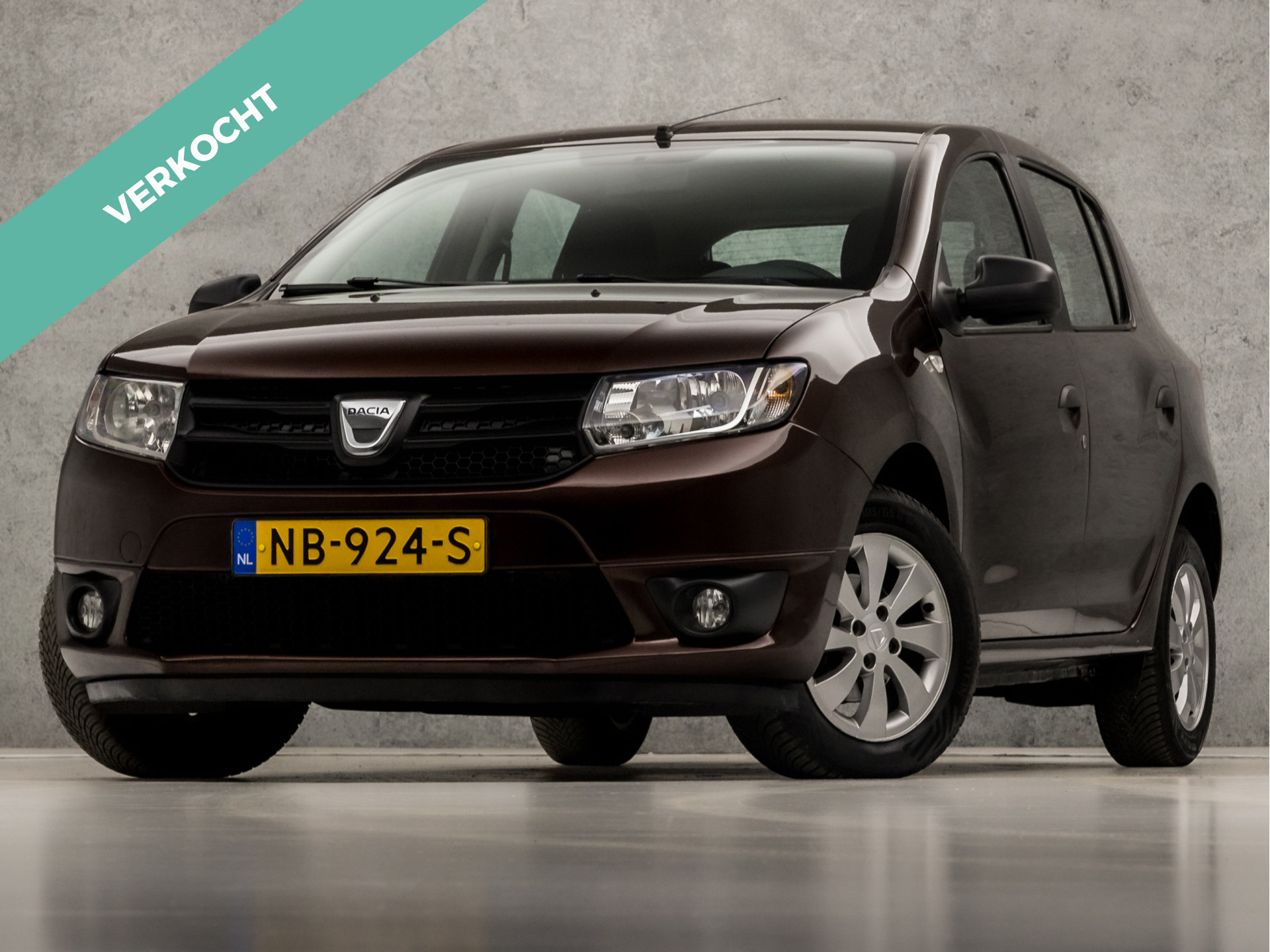 Dacia Sandero 0.9 TCe Sport Design (AIRCO, LM VELGEN, ELEK RAMEN, SPORTSTOELEN, BLUETOOTH, START/STOP, NIEUWSTAAT)