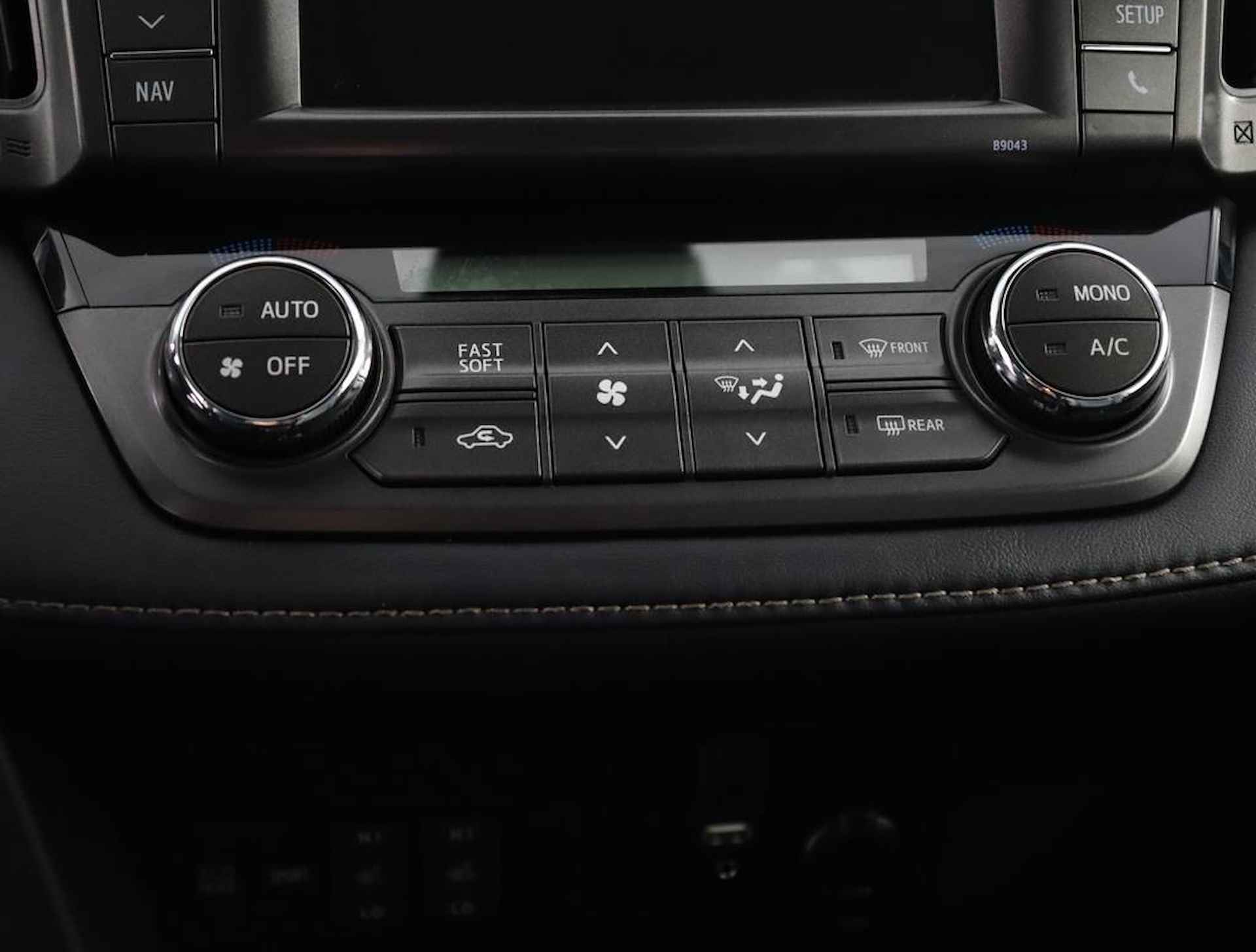 Toyota RAV4 2.0 Executive Business 4WD,Navigatie,Automaat - 50/62