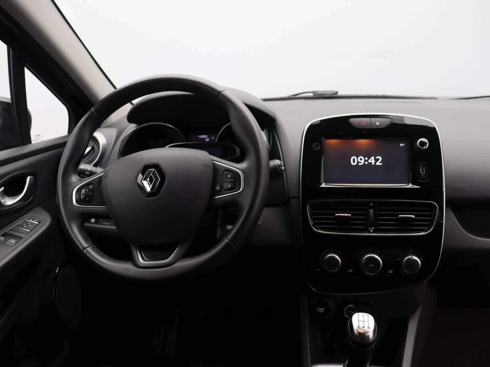 Renault Clio Estate dCi 90pk Ecoleader Limited | Navigatie | Parkeersensoren achter | lm velgen | Cruise control | - 8/45