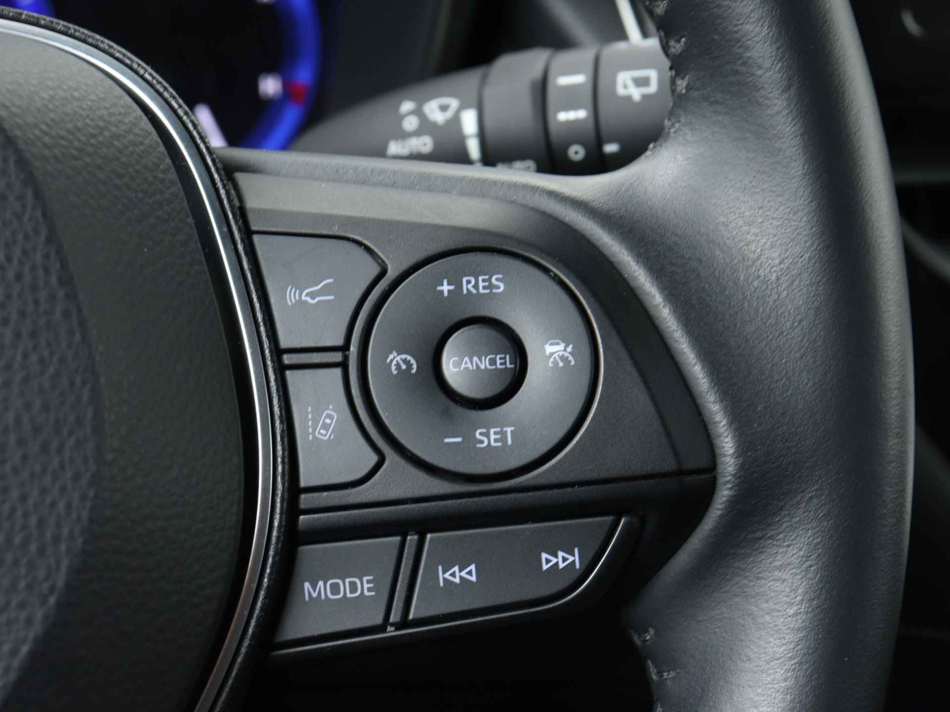 Toyota Corolla Touring Sports 1.8 Hybrid Dynamic | Navigatie | Stoelverwarming | Half lederen bekleding | - 23/43