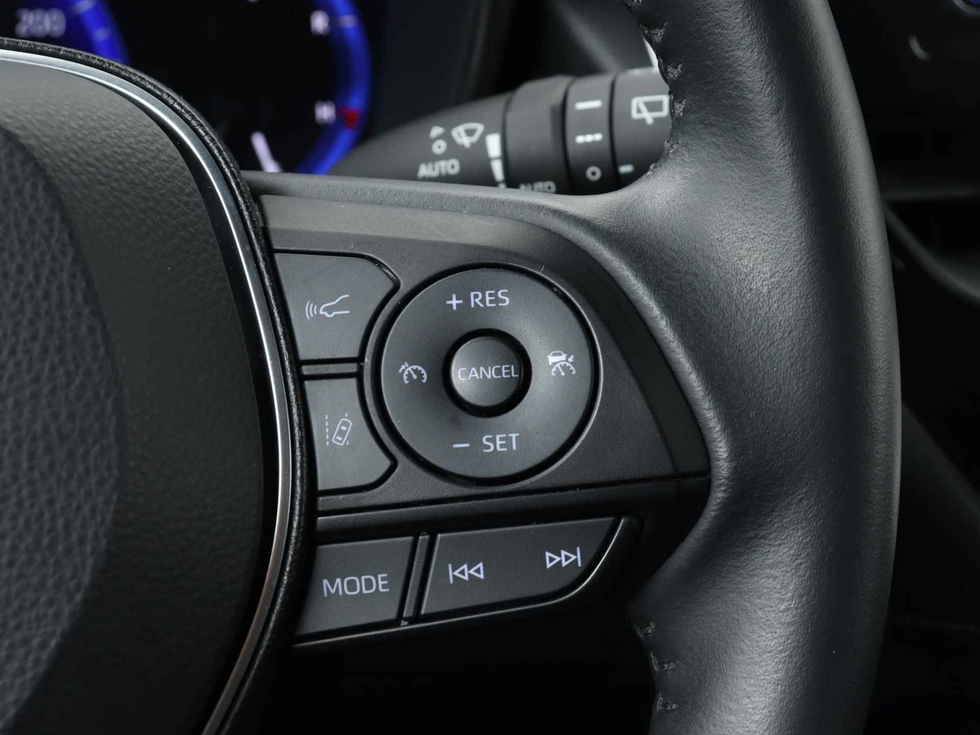 Toyota Corolla Touring Sports 1.8 Hybrid Dynamic | Navigatie | Stoelverwarming | Half lederen bekleding | - 26/43