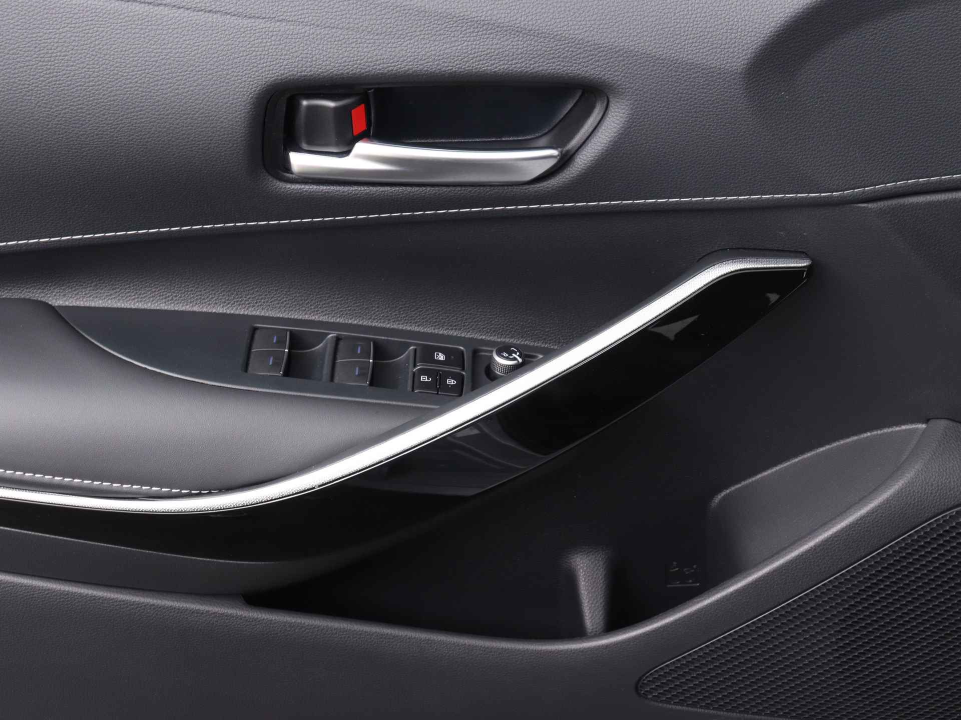 Toyota Corolla Touring Sports 1.8 Hybrid Dynamic | Navigatie | Stoelverwarming | Half lederen bekleding | - 33/43