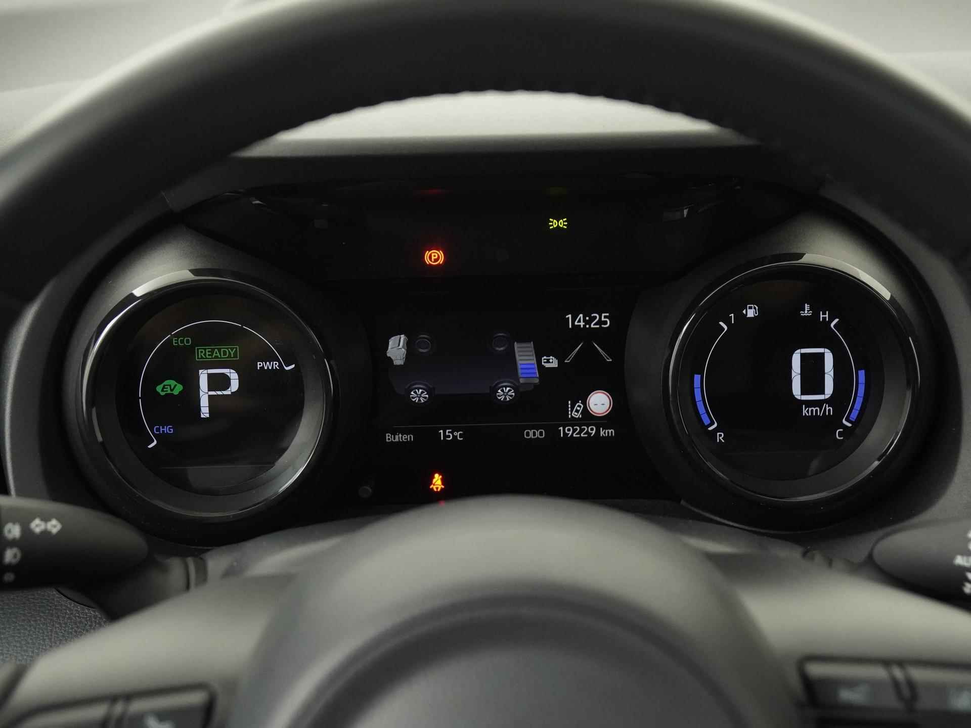 Toyota Yaris 1.5 Hybrid Bi-Tone | Panoramadak | Head Up | Zondag Open! - 8/36