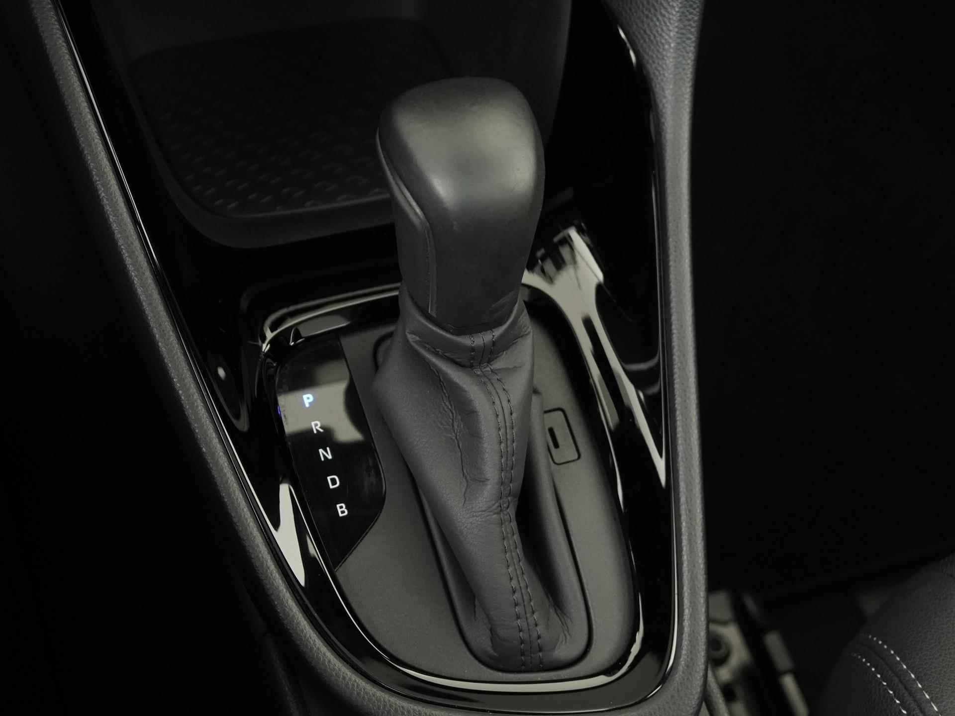 Toyota Yaris 1.5 Hybrid Bi-Tone | Panoramadak | Head Up | Zondag Open! - 11/36