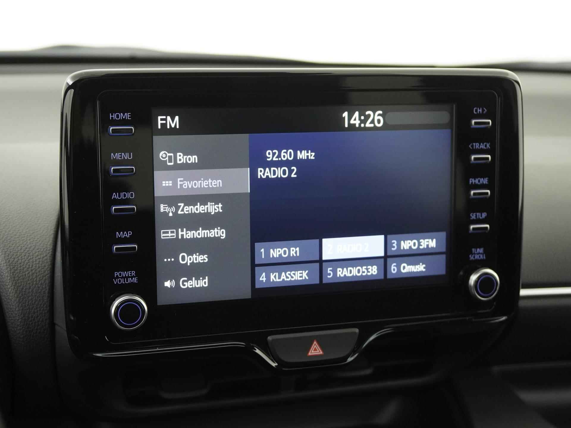 Toyota Yaris 1.5 Hybrid Bi-Tone | Panoramadak | Head Up | Zondag Open! - 13/36