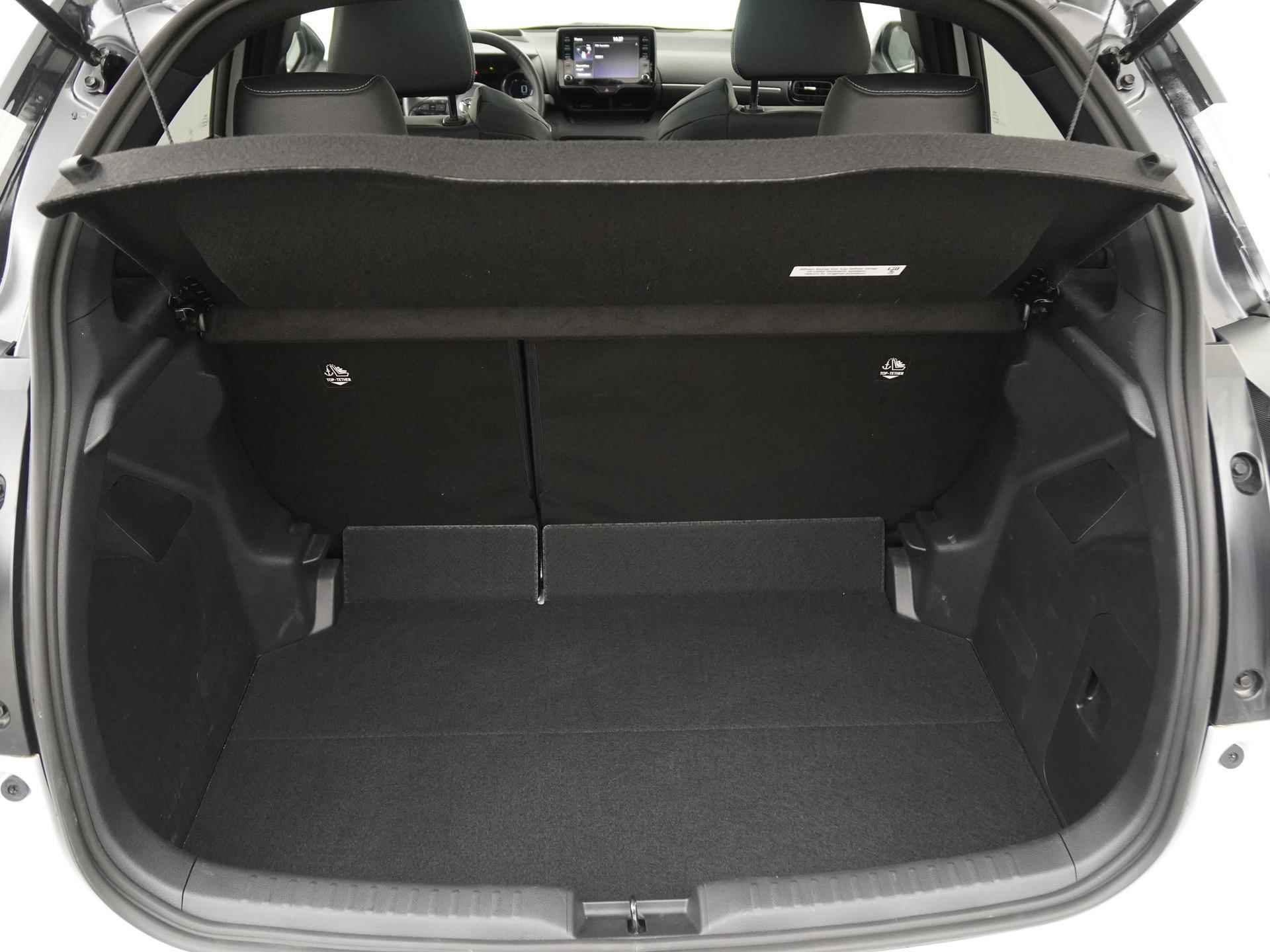Toyota Yaris 1.5 Hybrid Bi-Tone | Panoramadak | Head Up | Zondag Open! - 21/36