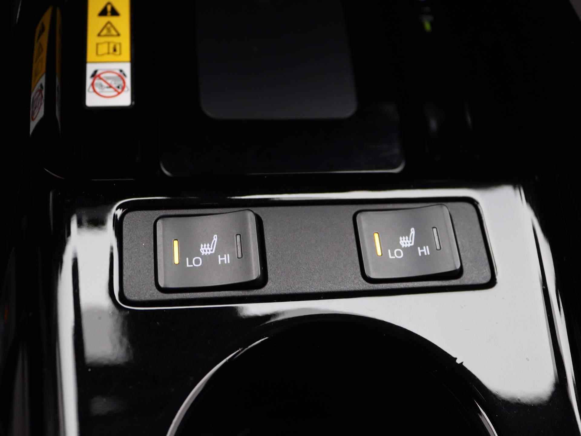 Toyota Prius 1.8 Executive Automaat | Airco | Navigatie | Achteruitkijkcamera | Cruise Control | - 23/45