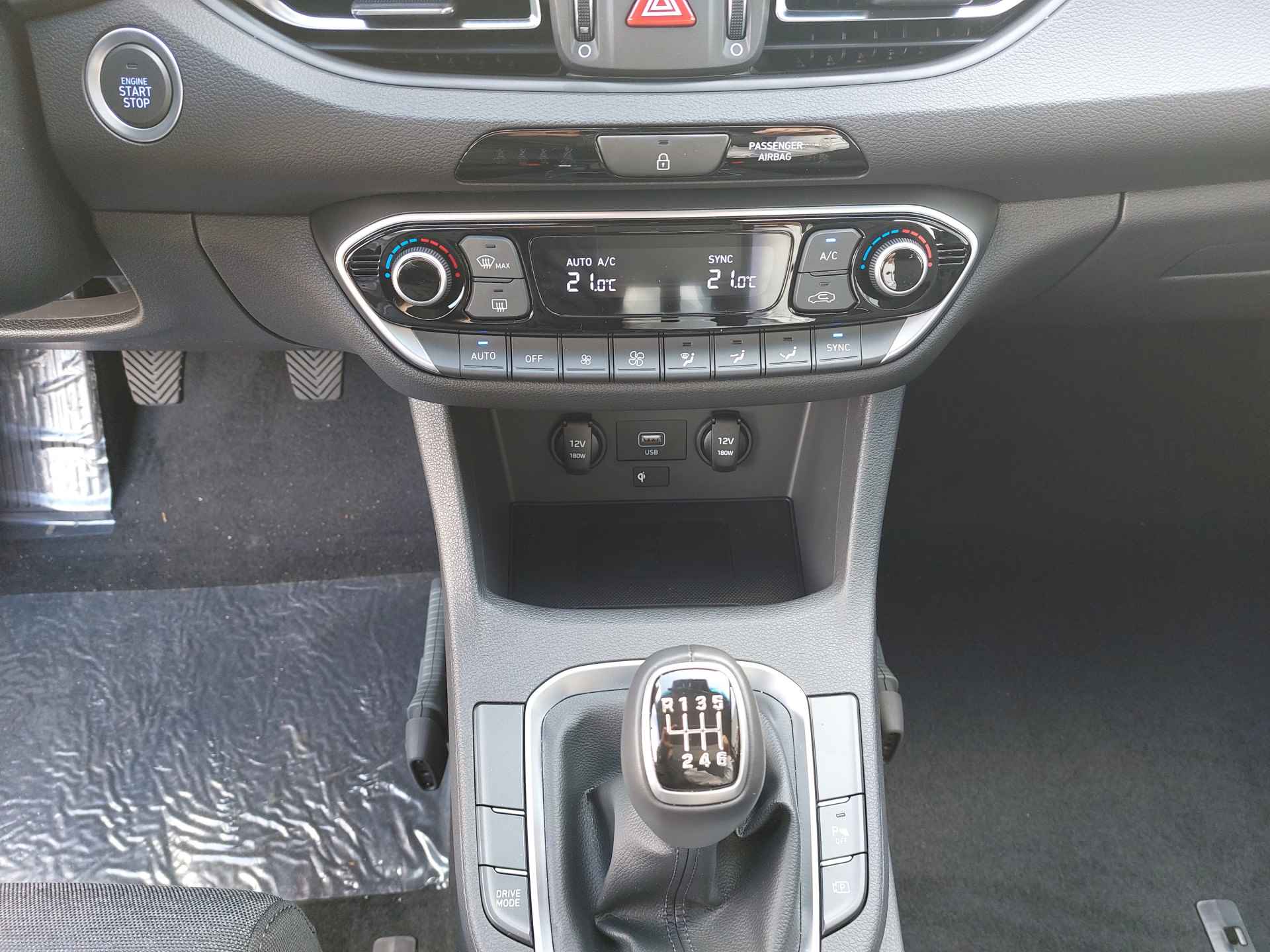 Hyundai i30 1.0 T-GDi MHEV Comfort Smart Cruise en Climate Control | Navigatie | Snelheidsbordenherkenning | Parkeersensoren, achter | Achteruitrijcamera - 10/21