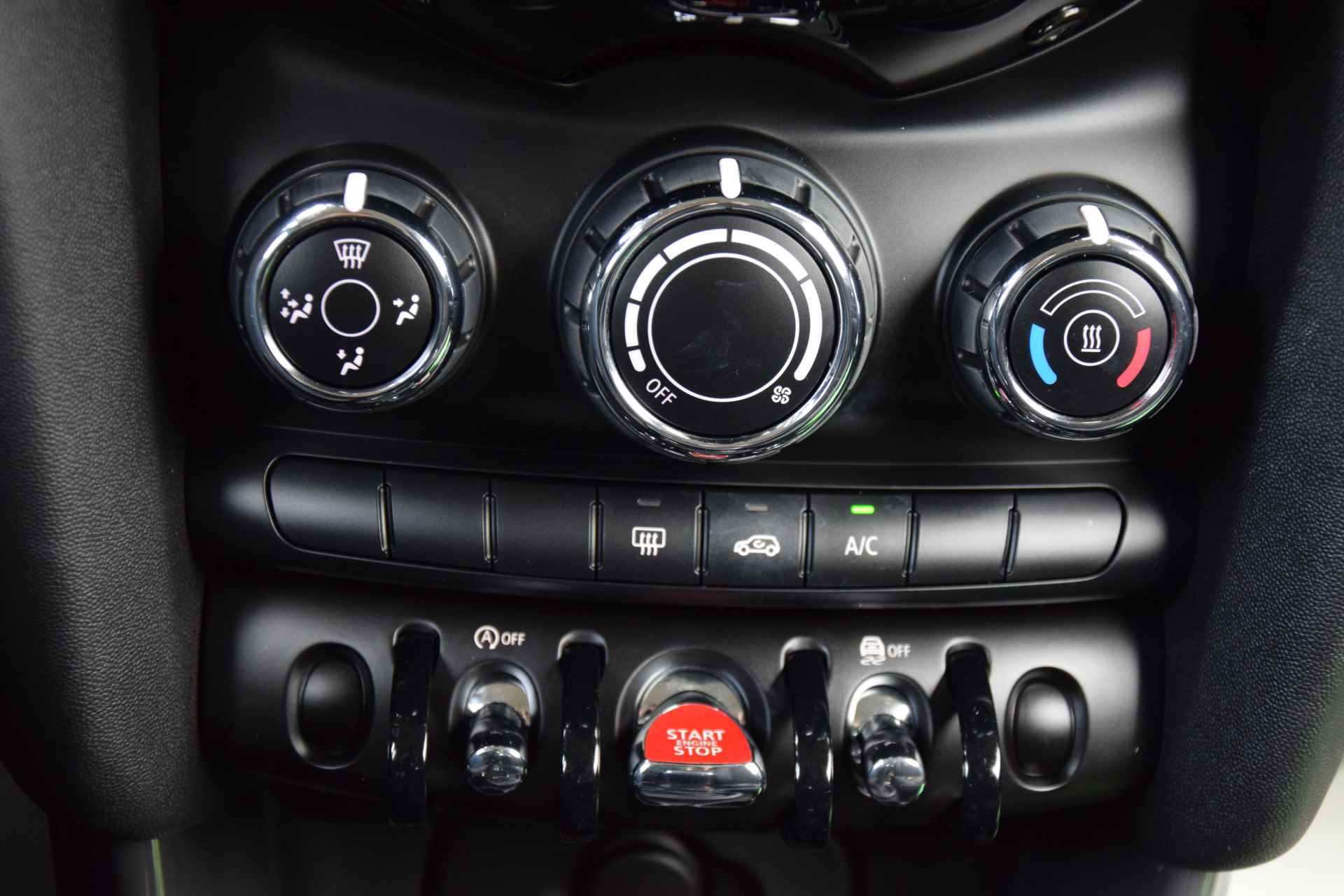 MINI Mini 1.5 136PK Cooper Automaat | Org. NL | BOVAG Garantie | Navigatie | Full LED | Apple Carplay | Keyless Entry&Start | PDC Achter | Navigatie | Bluetooth | Cruise Control | Airco | - 18/40
