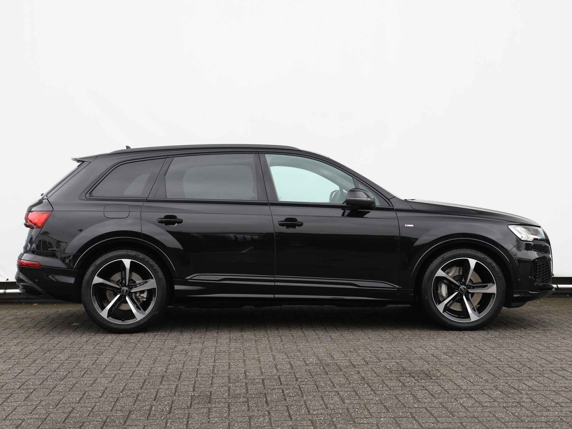 Audi Q7 55 TFSI e quattro Pro Line S 381pk | B&O | Servo | Head-up | 360° camera | Luchtvering | Trekhaak | Keyless | Adaptive Cruise | Dodehoekdetectie | Stoelverwarming v+a | Stuurwielverwarming - 2/62