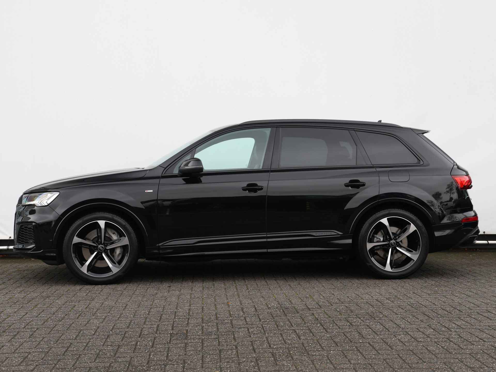 Audi Q7 55 TFSI e quattro Pro Line S 381pk | B&O | Servo | Head-up | 360° camera | Luchtvering | Trekhaak | Keyless | Adaptive Cruise | Dodehoekdetectie | Stoelverwarming v+a | Stuurwielverwarming - 16/62