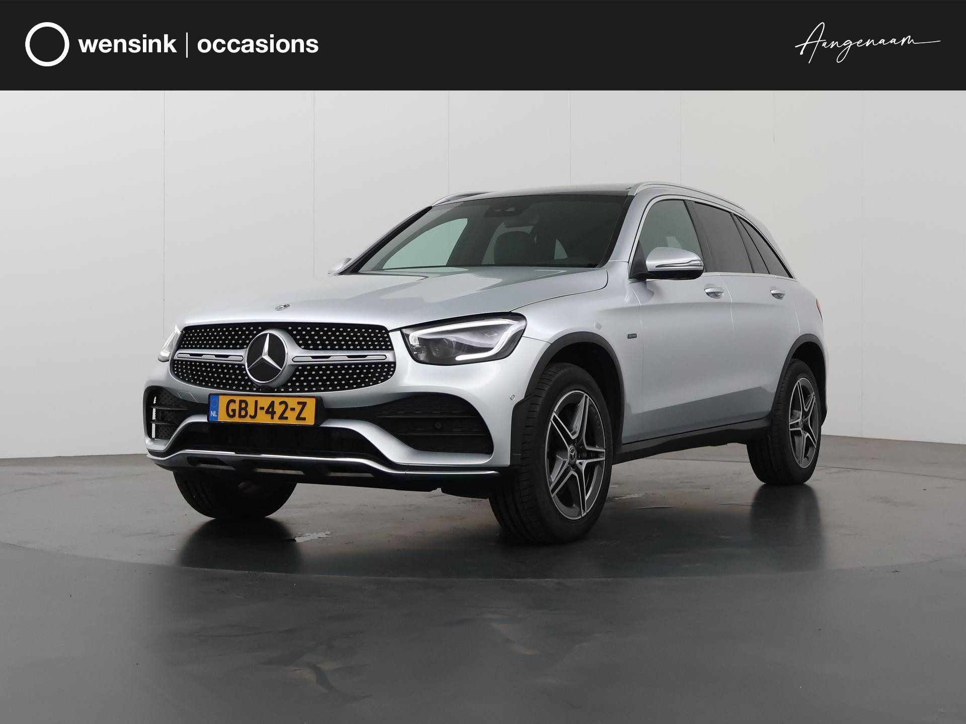 Mercedes-Benz GLC-klasse 300e 4MATIC Business Solution AMG | Trekhaak | Panoramadak | Burmester | Sfeerverlichting | Stoelverwarming | Apple Carplay/Android Auto | Highbeam LED |