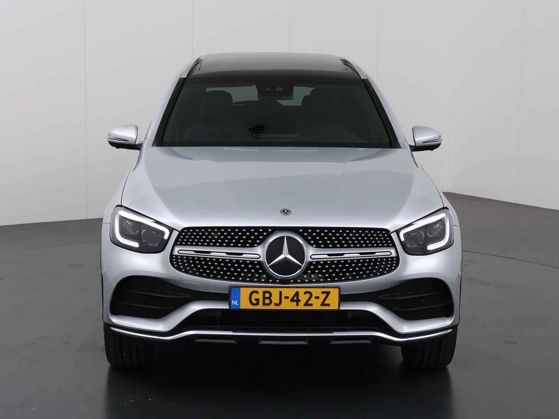 Mercedes-Benz GLC-klasse 300e 4MATIC Business Solution AMG | Trekhaak | Panoramadak | Burmester | Sfeerverlichting | Stoelverwarming | Apple Carplay/Android Auto | Highbeam LED | - 4/52