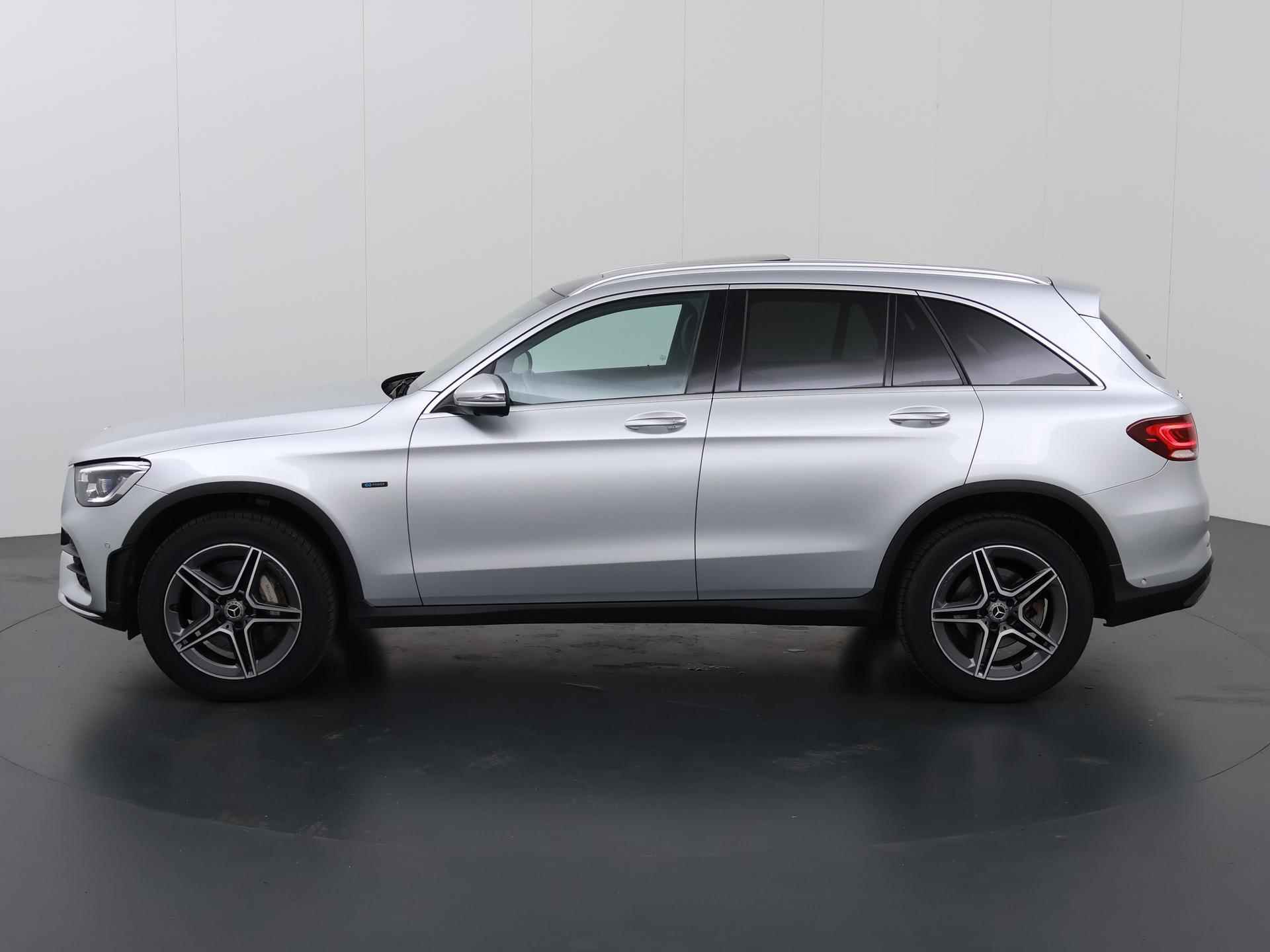 Mercedes-Benz GLC-klasse 300e 4MATIC Business Solution AMG | Trekhaak | Panoramadak | Burmester | Sfeerverlichting | Stoelverwarming | Apple Carplay/Android Auto | Highbeam LED | - 6/52