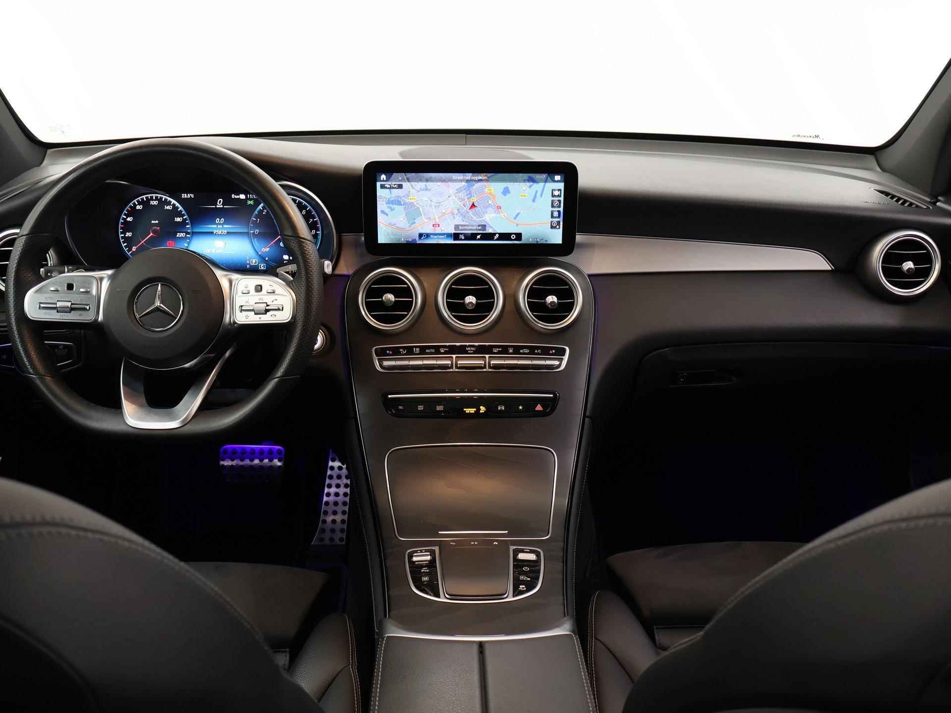 Mercedes-Benz GLC-klasse 300e 4MATIC Business Solution AMG | Trekhaak | Panoramadak | Burmester | Sfeerverlichting | Stoelverwarming | Apple Carplay/Android Auto | Highbeam LED | - 9/52