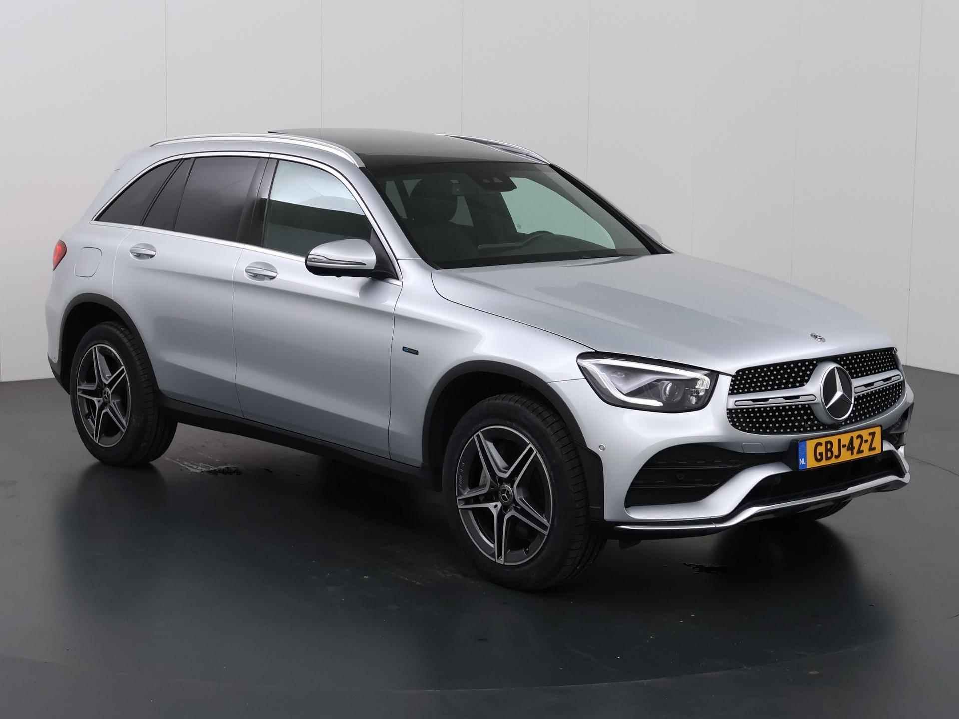 Mercedes-Benz GLC-klasse 300e 4MATIC Business Solution AMG | Trekhaak | Panoramadak | Burmester | Sfeerverlichting | Stoelverwarming | Apple Carplay/Android Auto | Highbeam LED | - 24/52