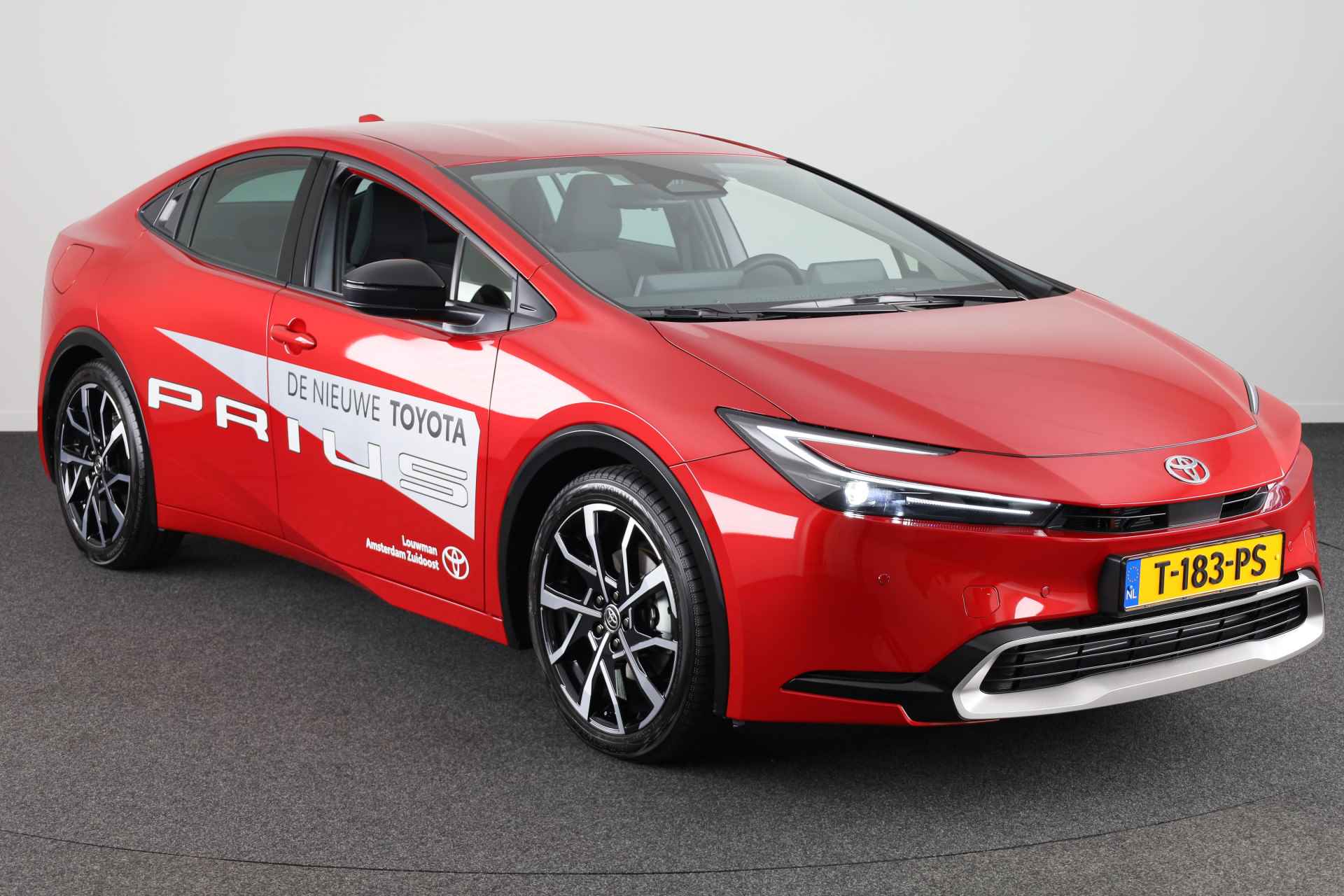 Toyota Prius 2.0 Plug-in Executive *DEMO* | Navigatie | Stoelverwarming | - 4/36
