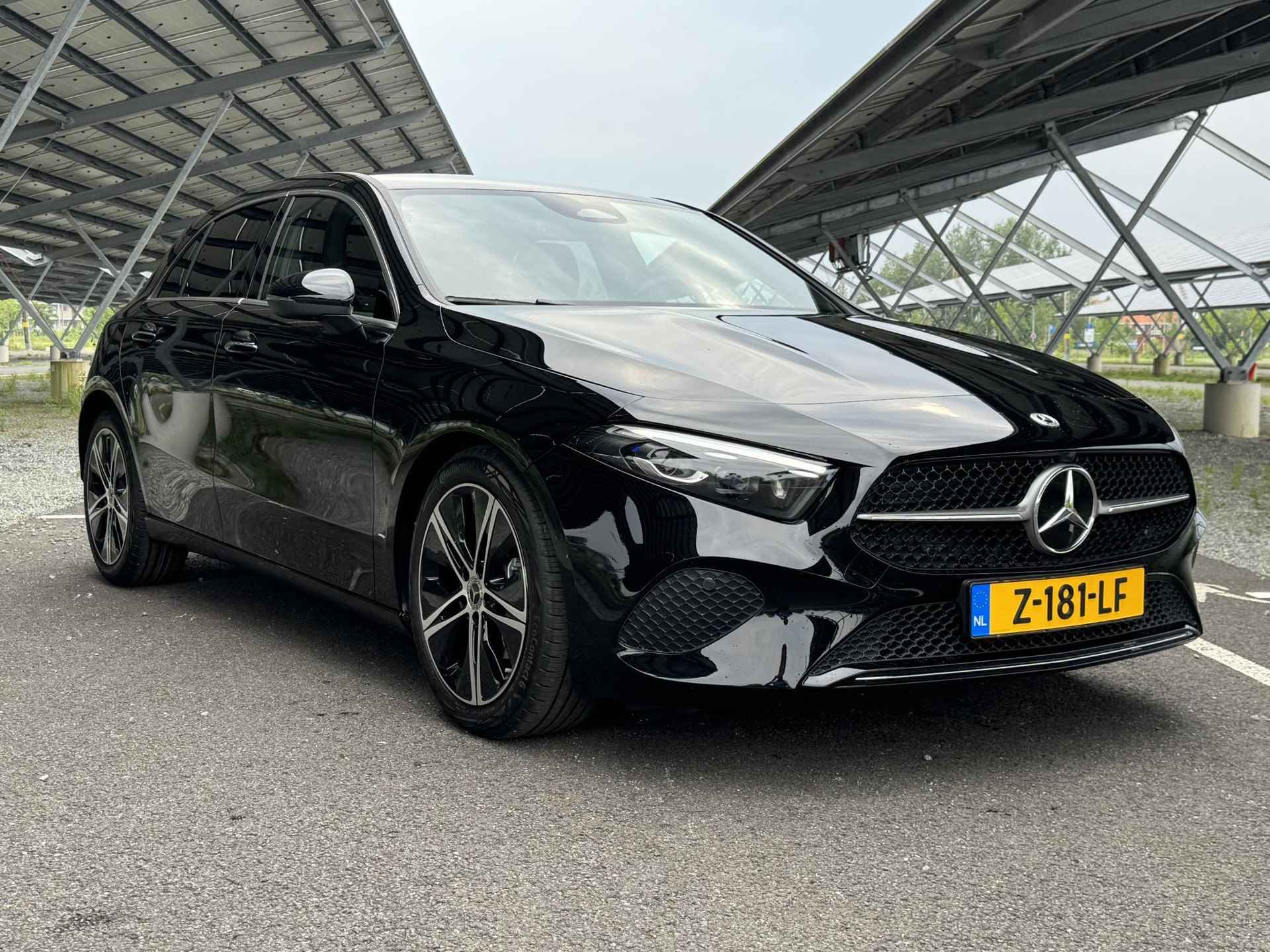 Mercedes-Benz A-klasse 180 Star Edition Luxury Line | Sfeerverlichting | Stoelverwarming | Parkeercamera | - 4/33