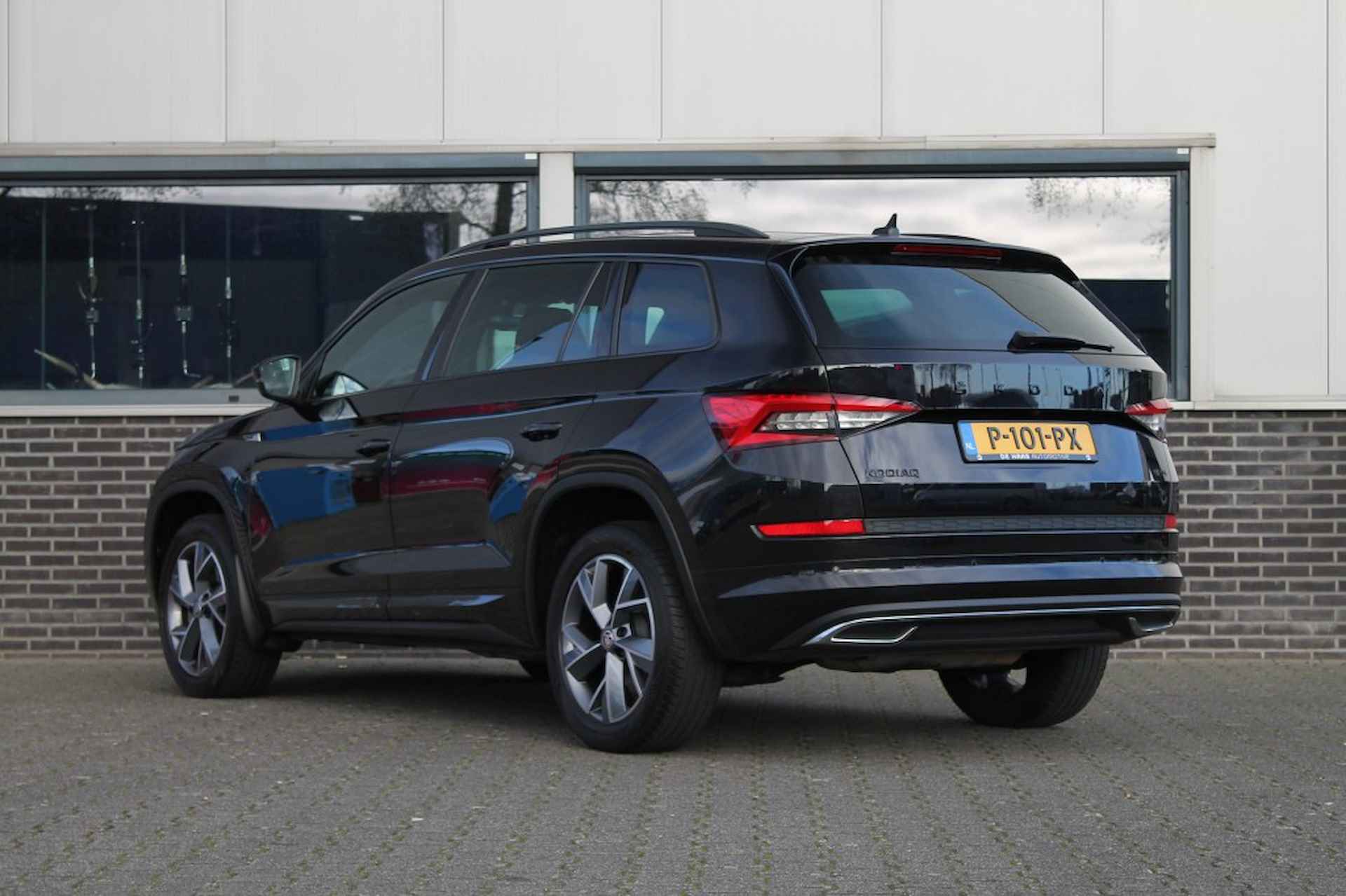 SKODA Kodiaq 2.0 TSI 4X4 Sportline Business 7 Persoons - Pano - Trekhaak - 3/25