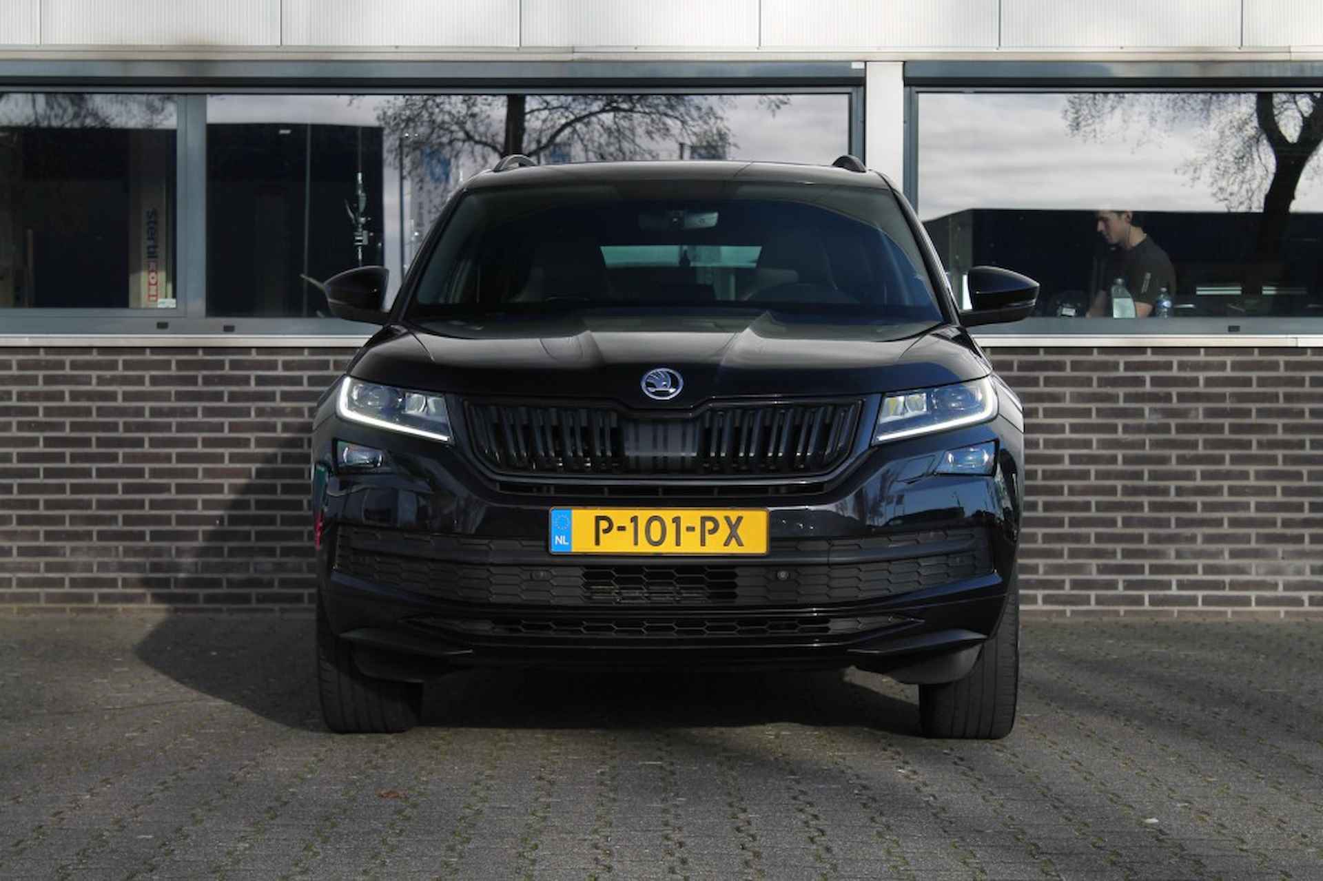 SKODA Kodiaq 2.0 TSI 4X4 Sportline Business 7 Persoons - Pano - Trekhaak - 11/25