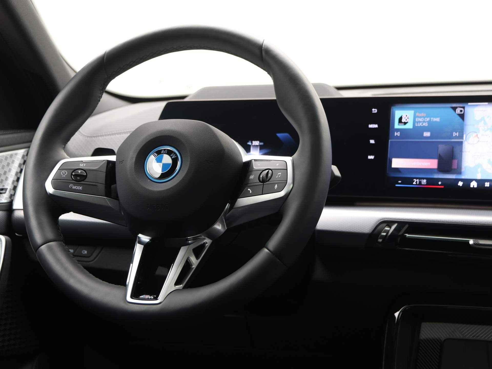 BMW iX2 eDrive20 67kWh - 3/26