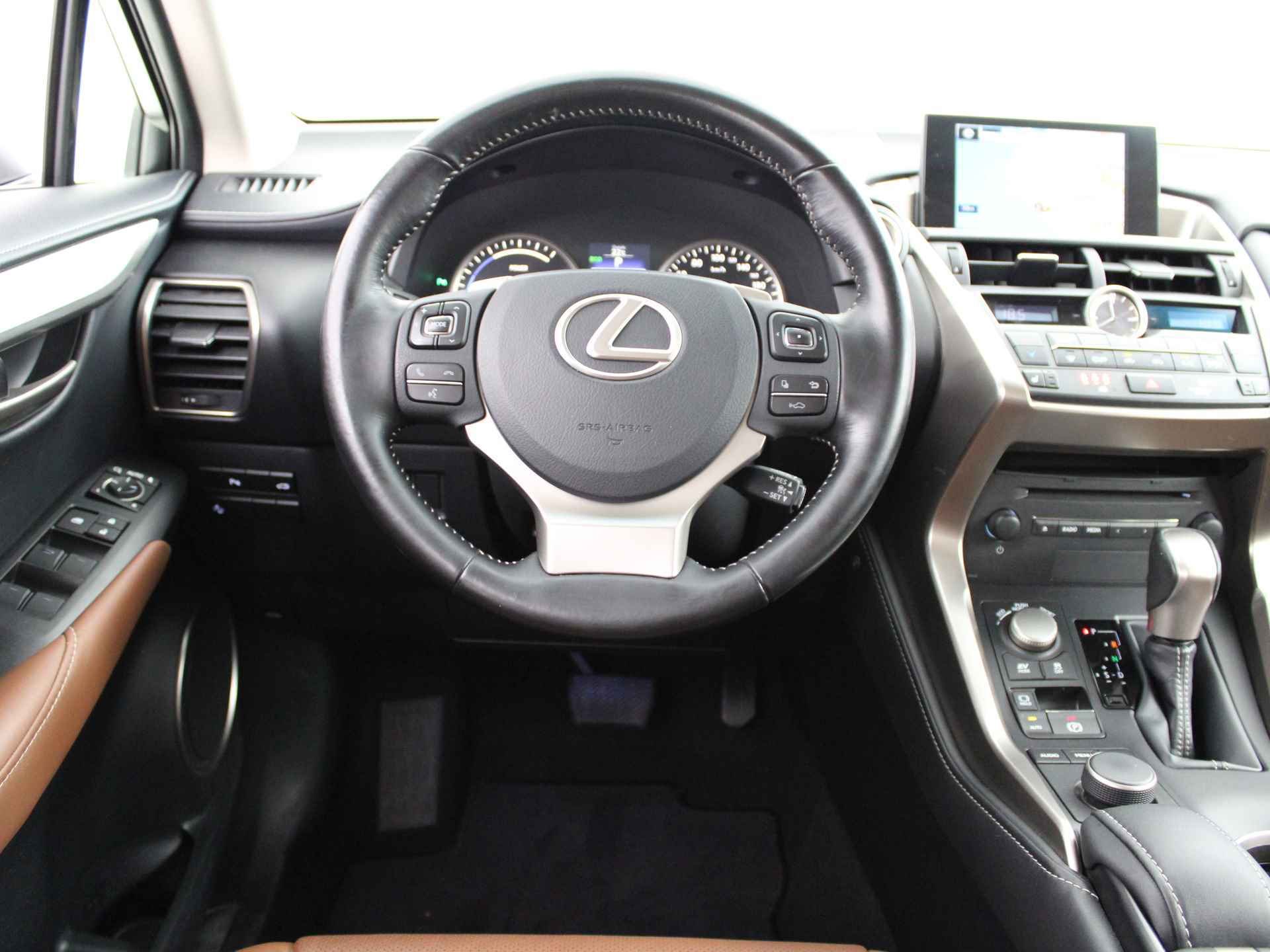 Lexus NX 300h AWD Luxury Line | Trekhaak | Leer | Adaptive Cruise Control | Stoelverwarming | - 6/56