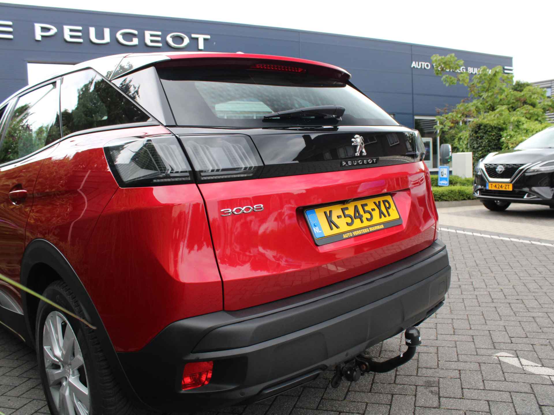 Peugeot 3008 1.2 PureTech 130PK Active Pack Navigatie, Climate controle, Apple Carplay/Android Auto, All weather banden, Trekhaak, wij leveren deze auto met een nieuwe distributieriem - 11/37