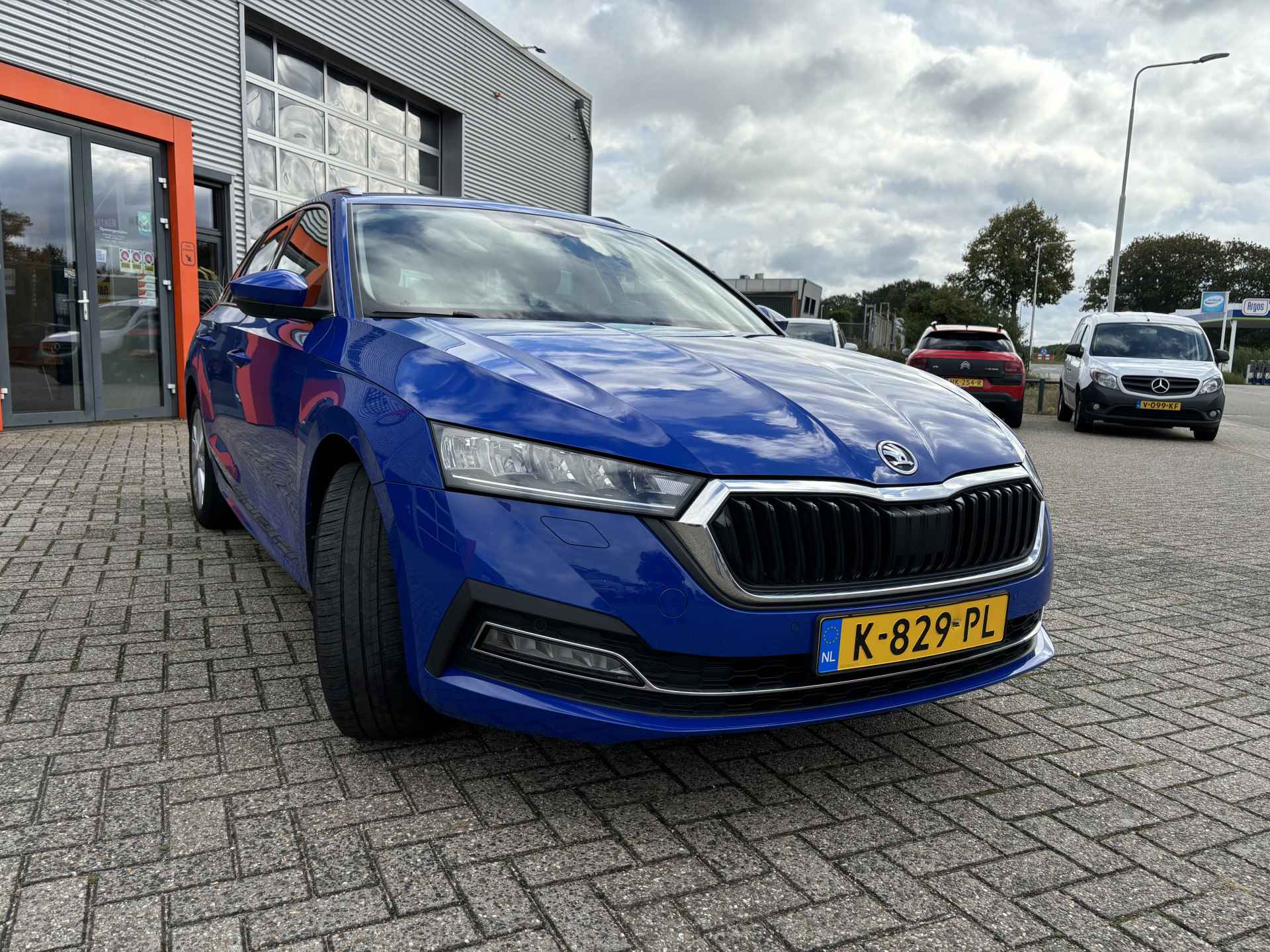 Škoda Octavia Combi 1.0 TSI Business Edition Plus NL-Auto 1e eigenaar / Apple/Android Carplay / Trekhaak / Digitaal Display / Parkeersensoren - 8/27