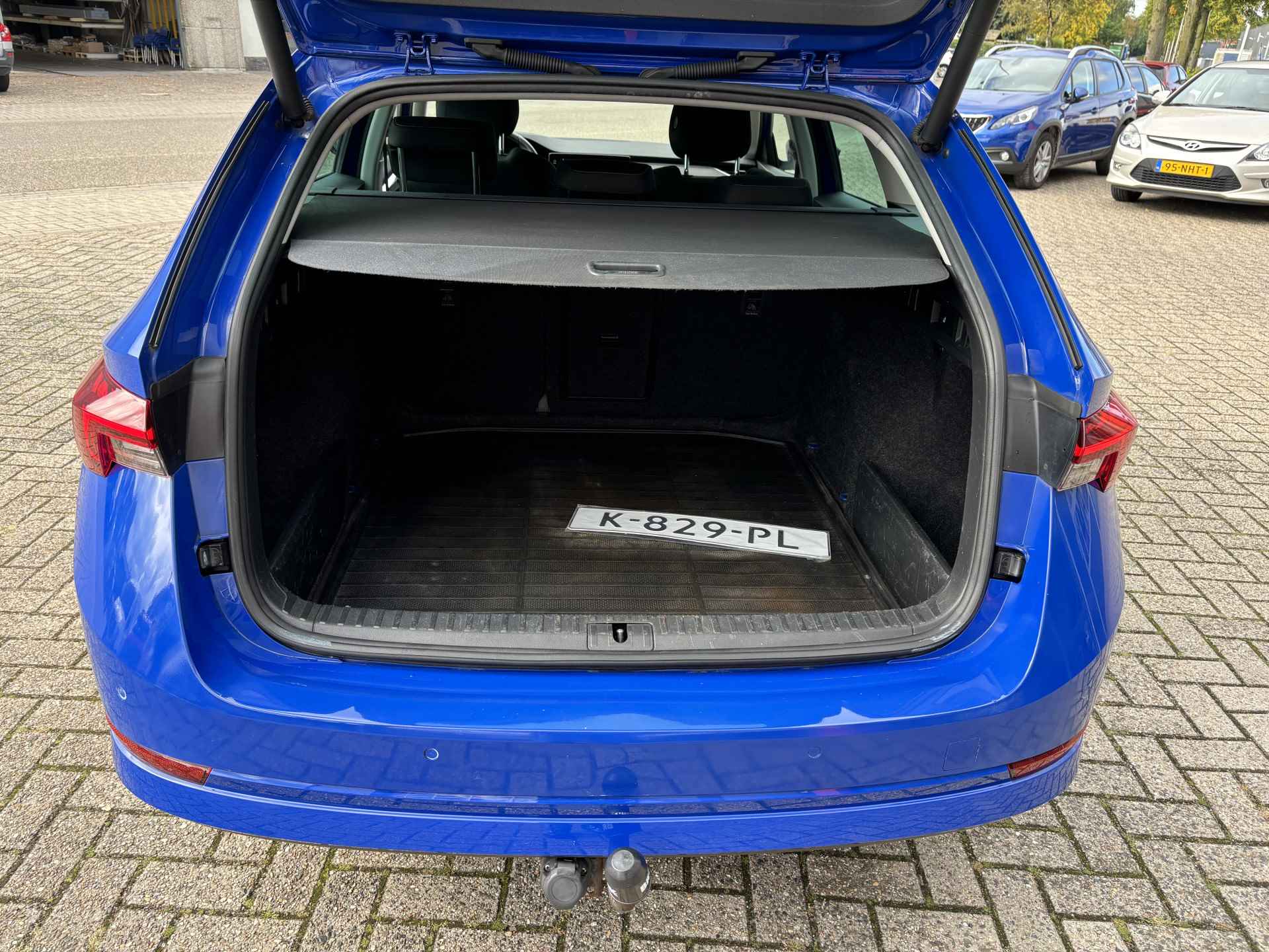 Škoda Octavia Combi 1.0 TSI Business Edition Plus NL-Auto 1e eigenaar / Apple/Android Carplay / Trekhaak / Digitaal Display / Parkeersensoren - 19/27