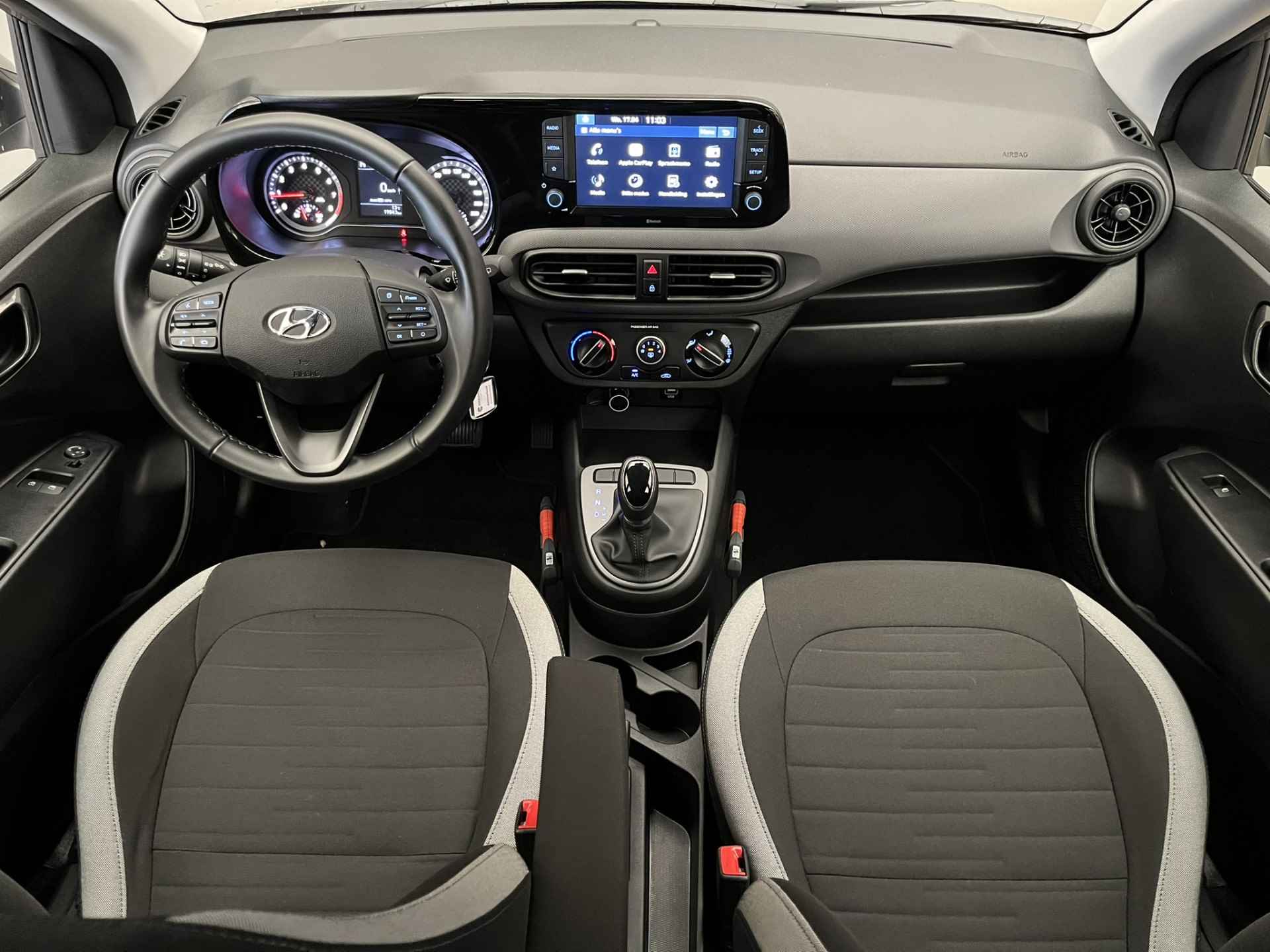 Hyundai i10 1.0 Comfort 5-zits Automaat | 5-Deurs | Airco | Cruise | Bluetooth | DAB | Rijstrooksensor | Central - 3/39