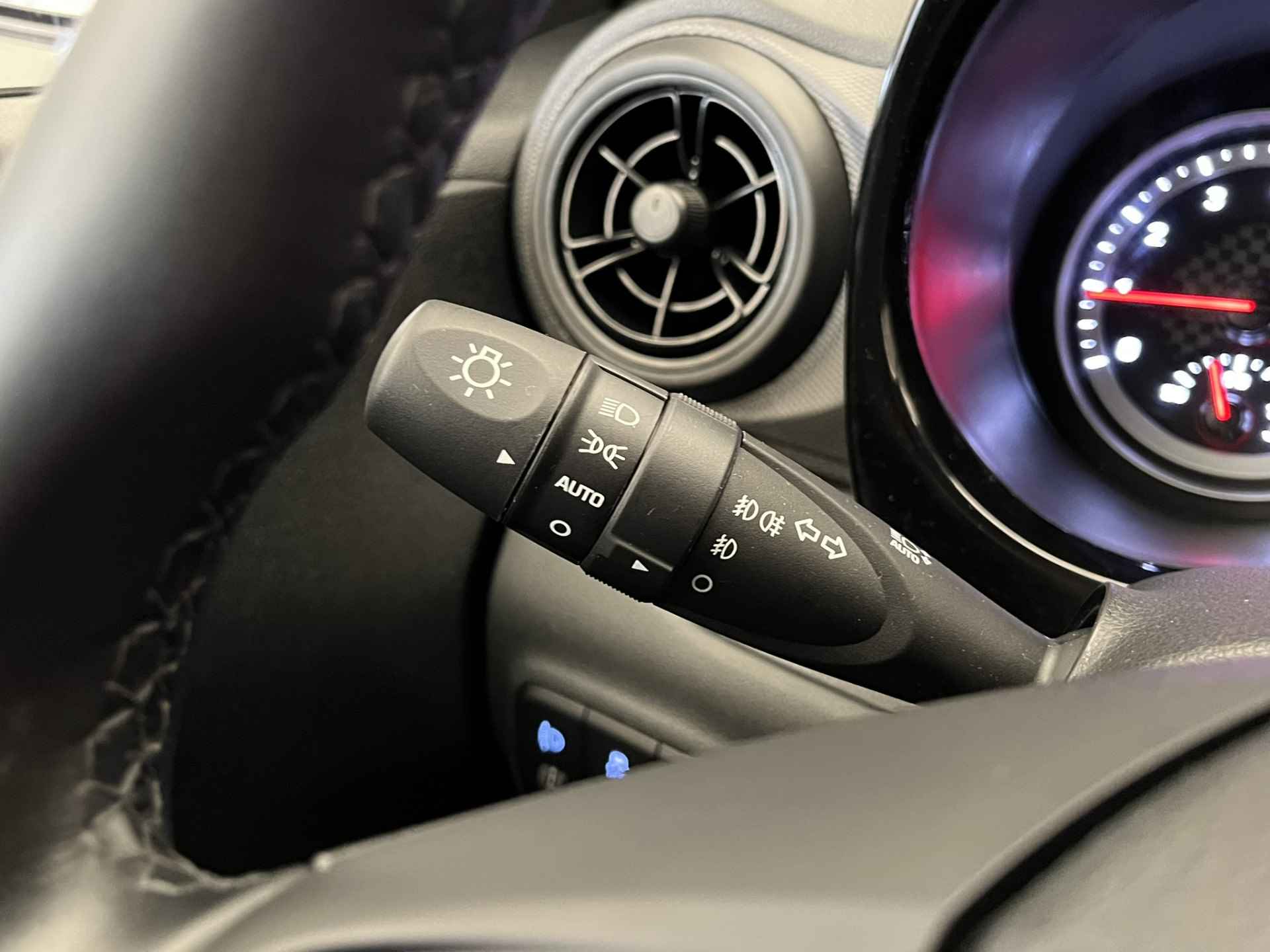 Hyundai i10 1.0 Comfort 5-zits Automaat | 5-Deurs | Airco | Cruise | Bluetooth | DAB | Rijstrooksensor | Central - 18/39