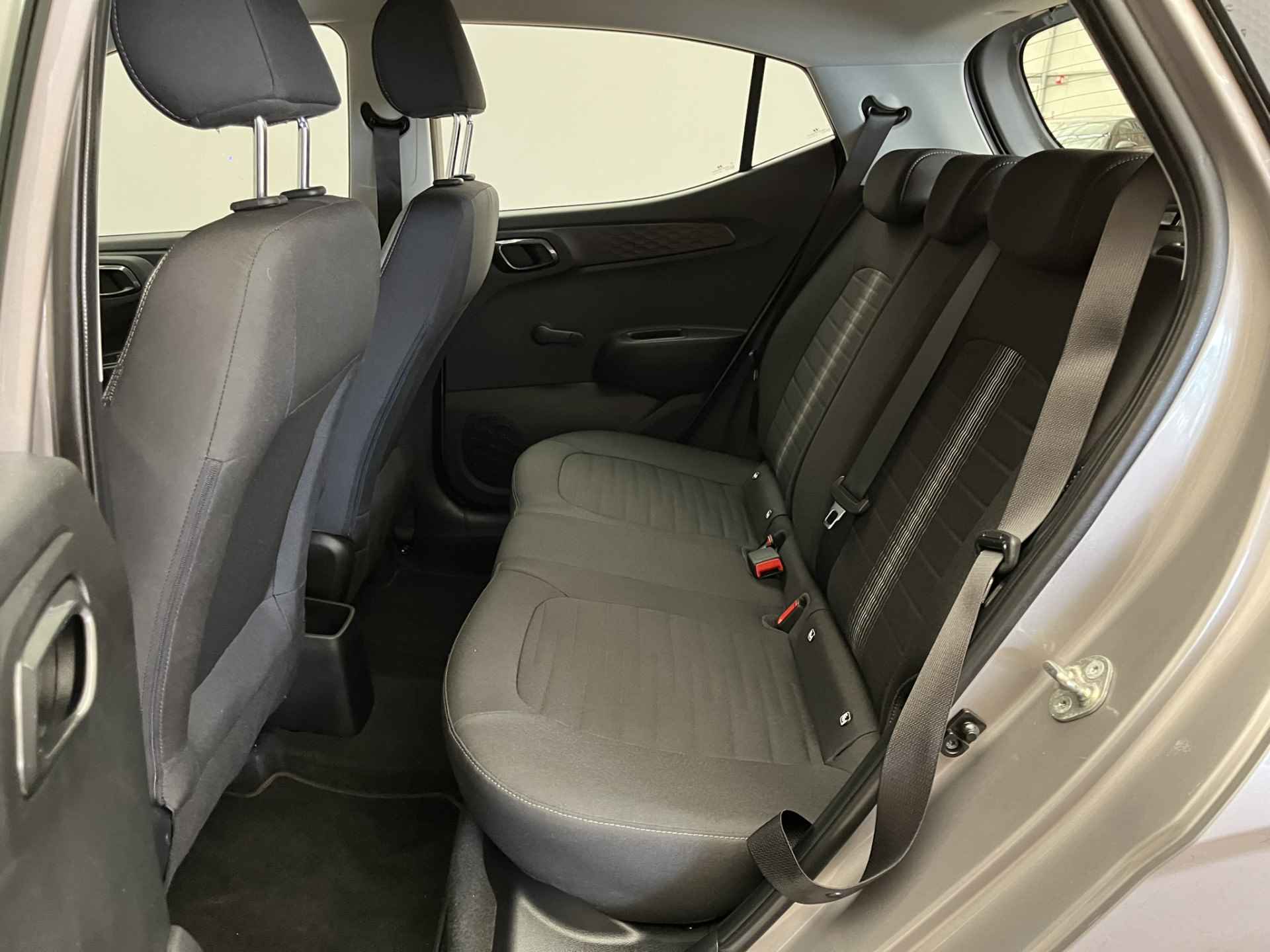 Hyundai i10 1.0 Comfort 5-zits Automaat | 5-Deurs | Airco | Cruise | Bluetooth | DAB | Rijstrooksensor | Central - 24/39
