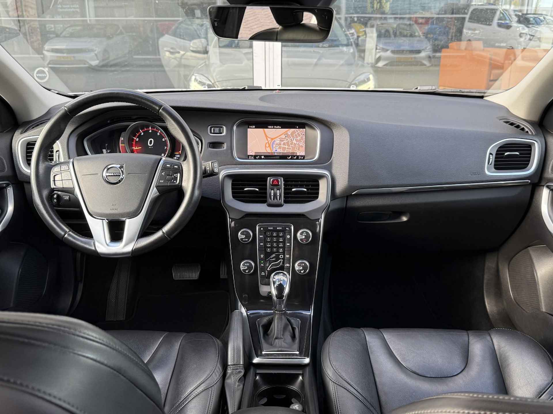 Volvo V40 T2 123PK AUT Polar+| Leder| Navi| OnCall| Stoel.verw| LED - 15/38