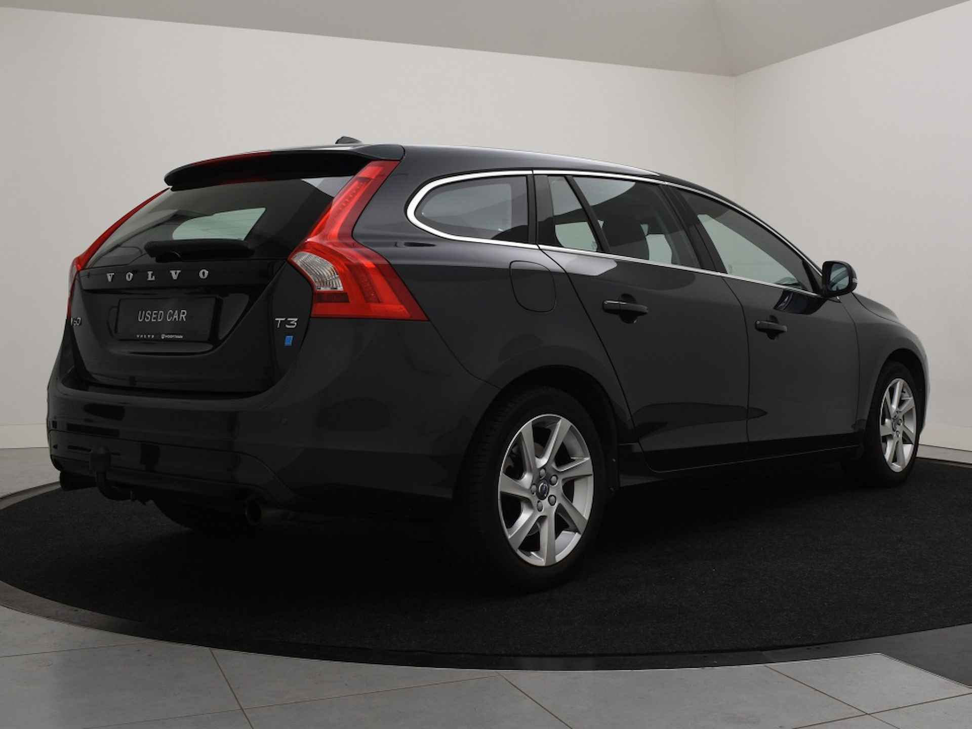 Volvo V60 T3 AUT(6) MOMENTUM NAVI BLUETOOTH PARK ASSIST - 3/31