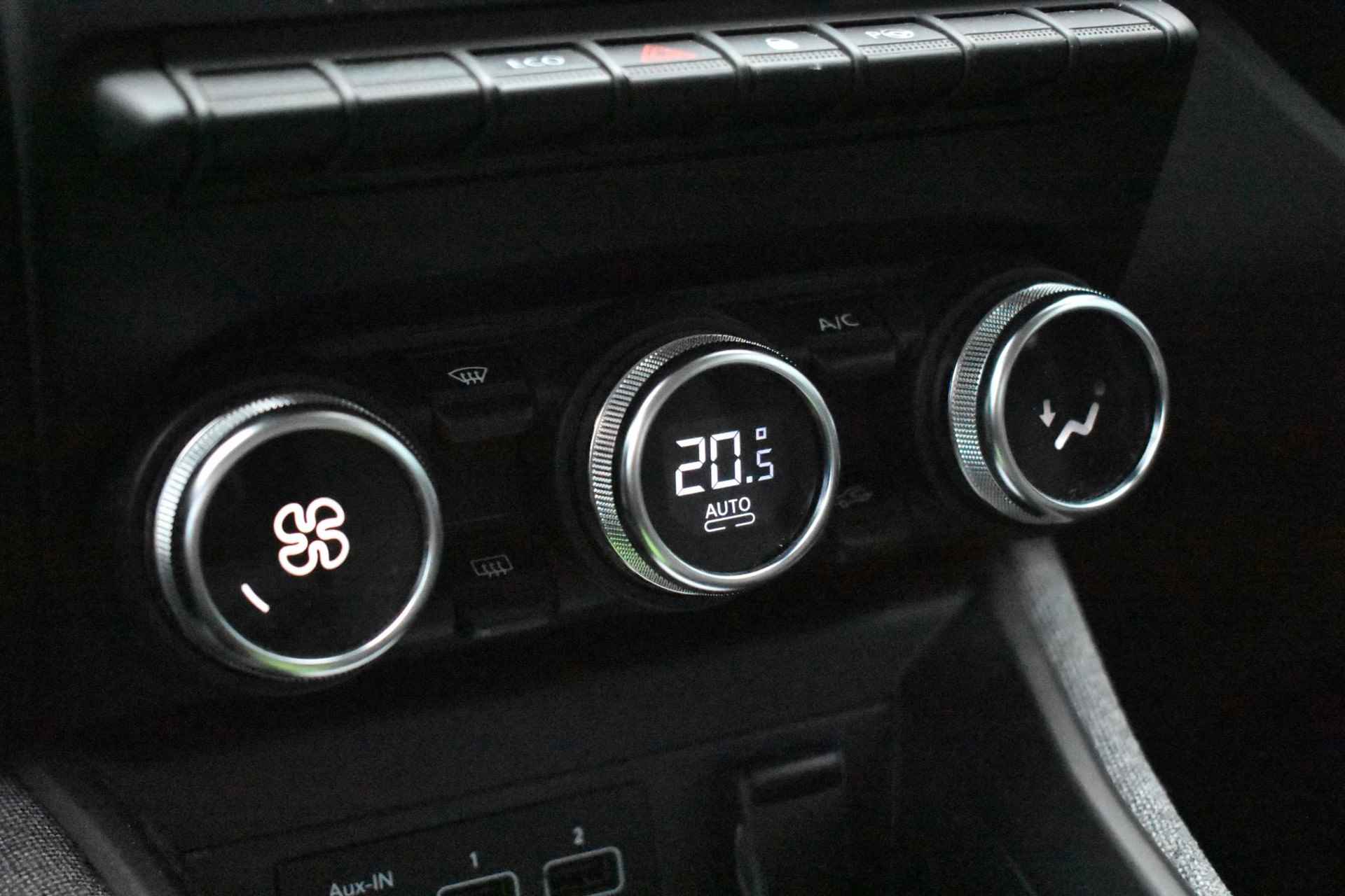 Renault ZOE R135 Intens 52 kWh (ex Accu) 136pk | Warmtepomp | Navigatie | Achteruitrijcamera | Parkeersensoren | LMV 16'' - 25/38