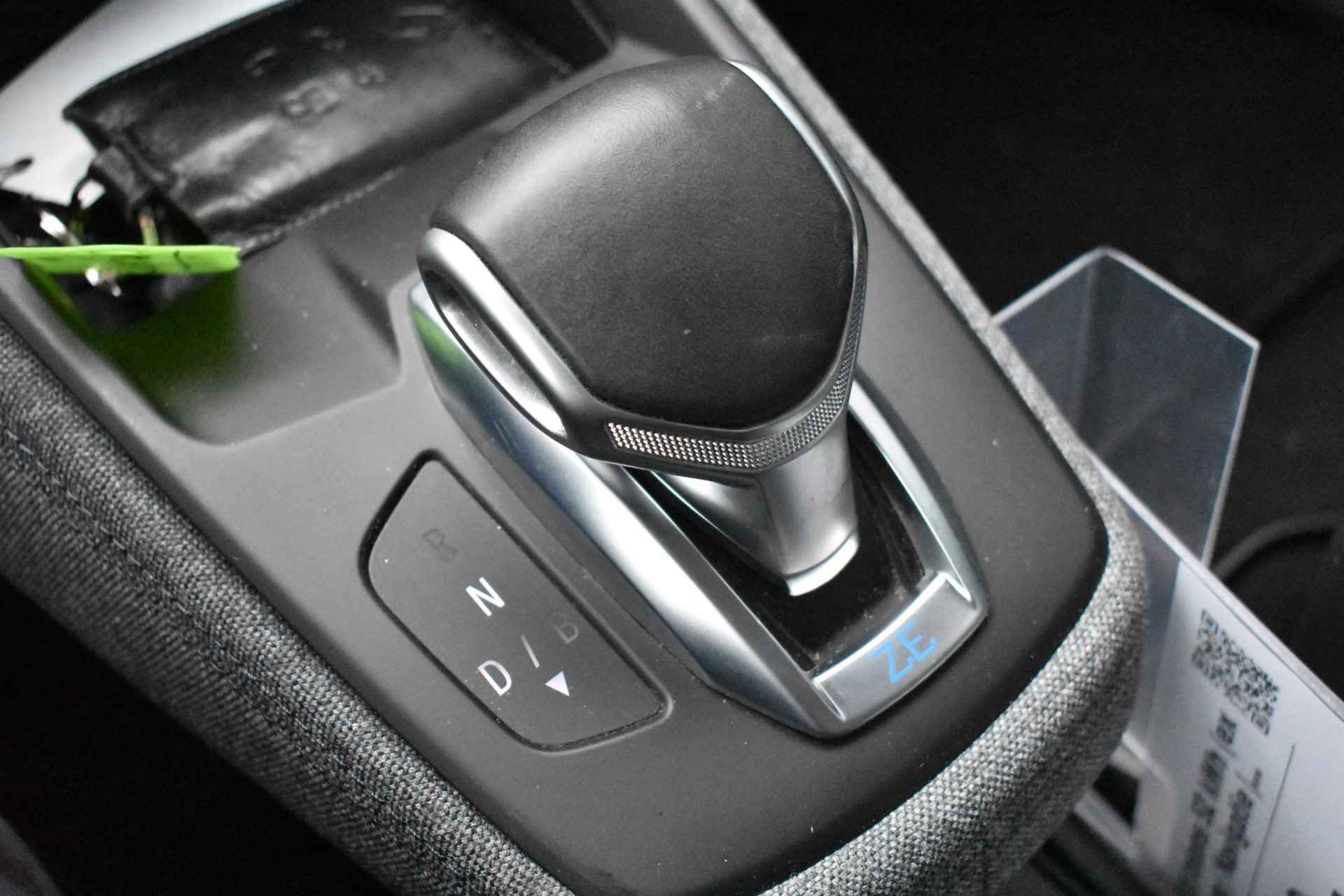 Renault ZOE R135 Intens 52 kWh (ex Accu) 136pk | Warmtepomp | Navigatie | Achteruitrijcamera | Parkeersensoren | LMV 16'' - 26/38