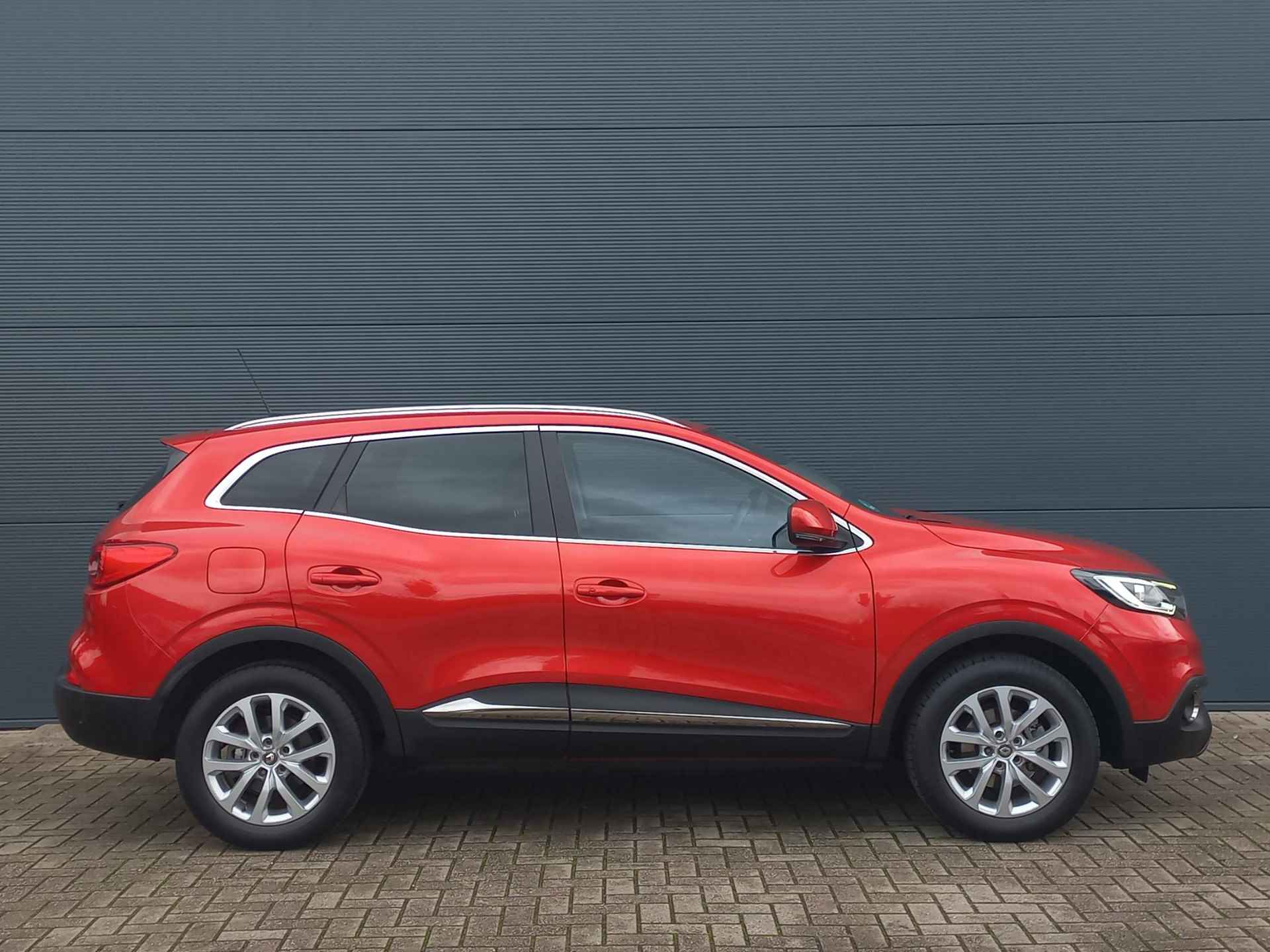 Renault Kadjar 1.2 TCe Intens | Trekhaak | 1500kg Trekvermogen | Navigatie | Achteruitrijcamera | Apple Carplay/Android Auto | Climate Control - 4/31