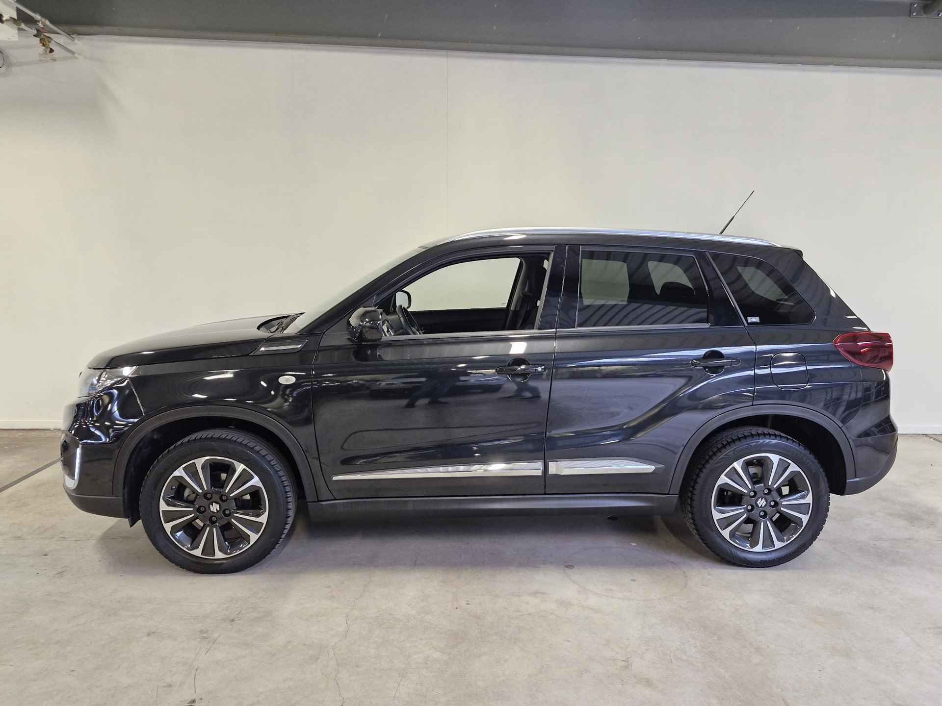 Suzuki Vitara 1.4 Boosterjet Select Smart Hybrid | NL-auto | 1e Eig. | Trekhaak | All-season Banden | Navigatie | Camera | Apple Carplay & Android Auto - 9/33