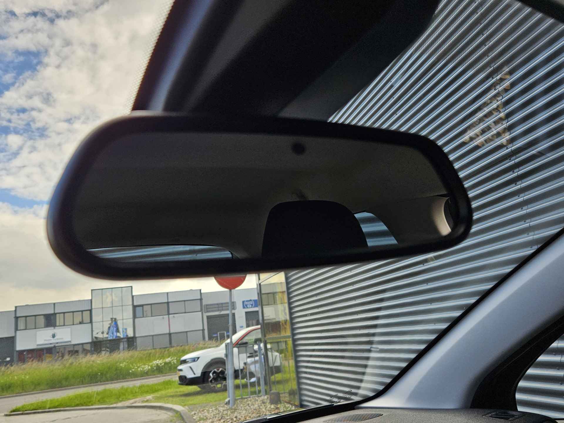 Citroën C3 1.2 PureTech Feel 5 deurs | Navigatie | Climate Control | Parkeerhulp Achter - 32/35