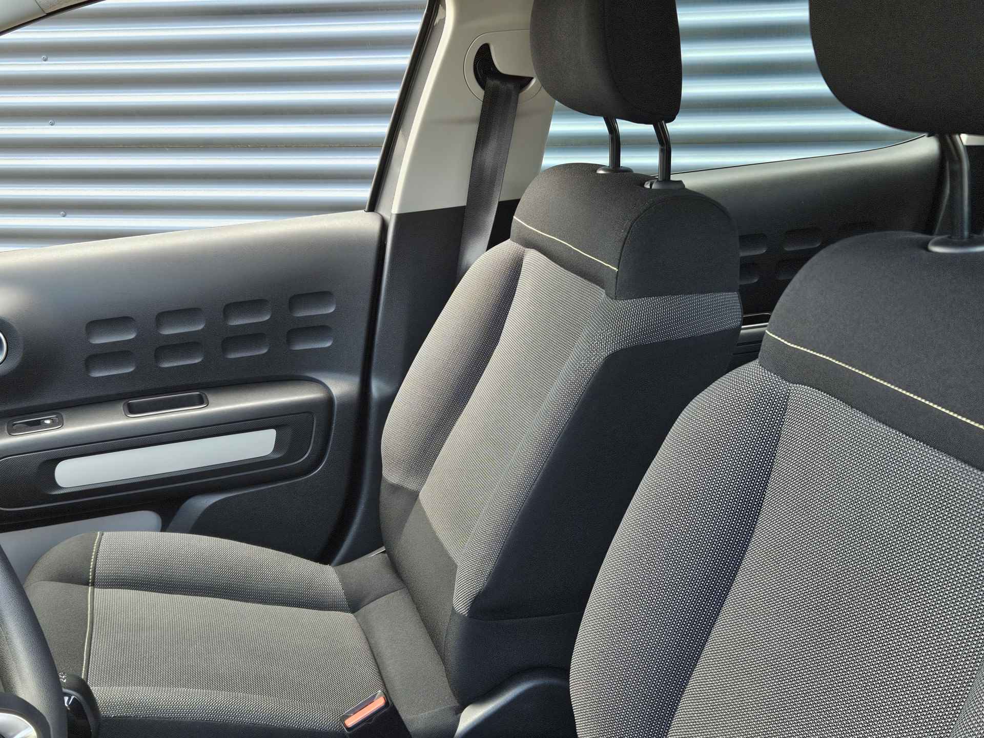 Citroën C3 1.2 PureTech Feel 5 deurs | Navigatie | Climate Control | Parkeerhulp Achter - 35/35