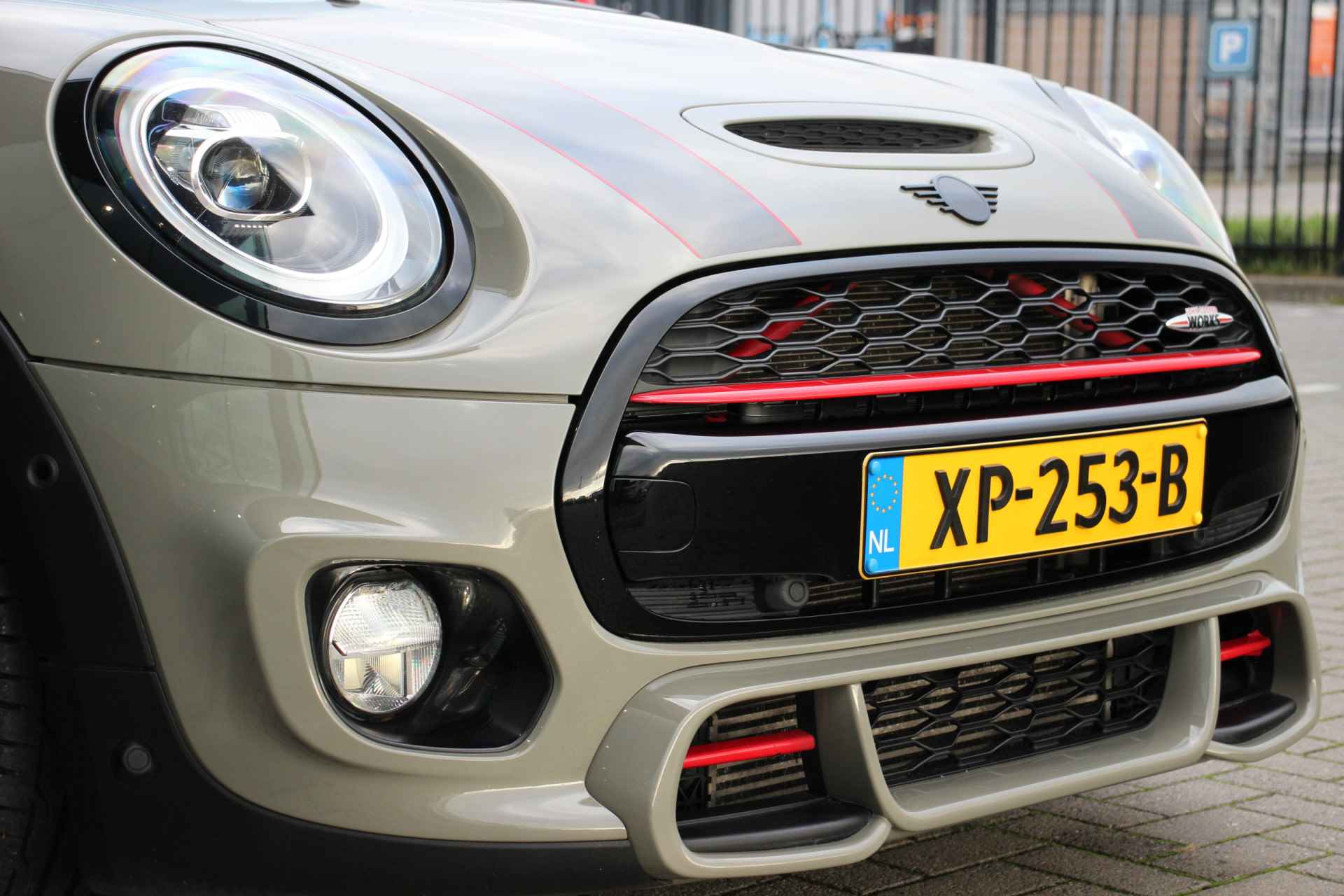 MINI Mini 2.0 Cooper S John Cooper Works Pakket | Panoramadak | HUD | H/K - 8/33