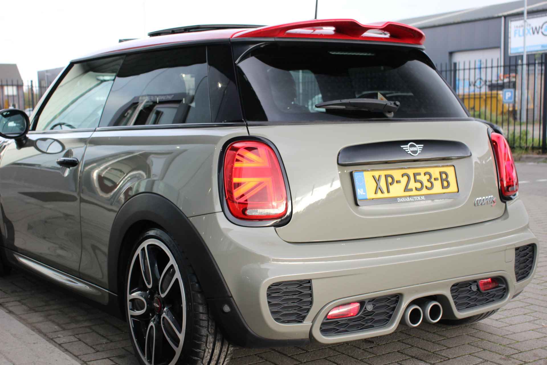 MINI Mini 2.0 Cooper S John Cooper Works Pakket | Panoramadak | HUD | H/K - 9/33