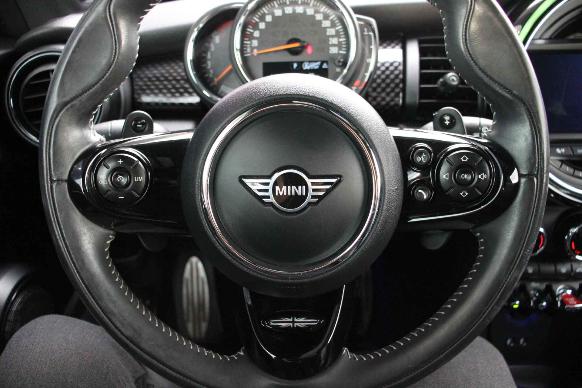 MINI Mini 2.0 Cooper S John Cooper Works Pakket | Panoramadak | HUD | H/K - 12/33