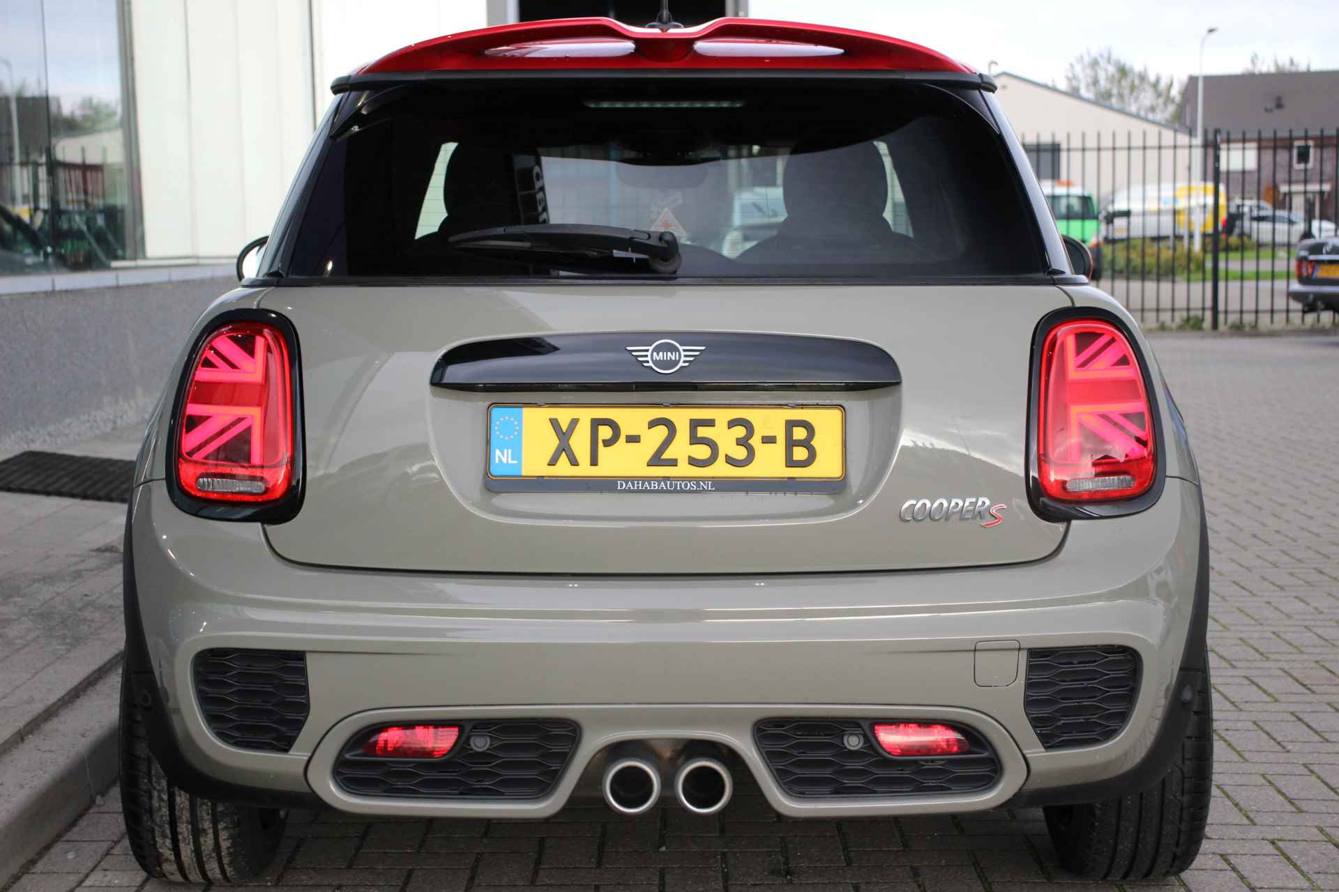 MINI Mini 2.0 Cooper S John Cooper Works Pakket | Panoramadak | HUD | H/K - 13/33