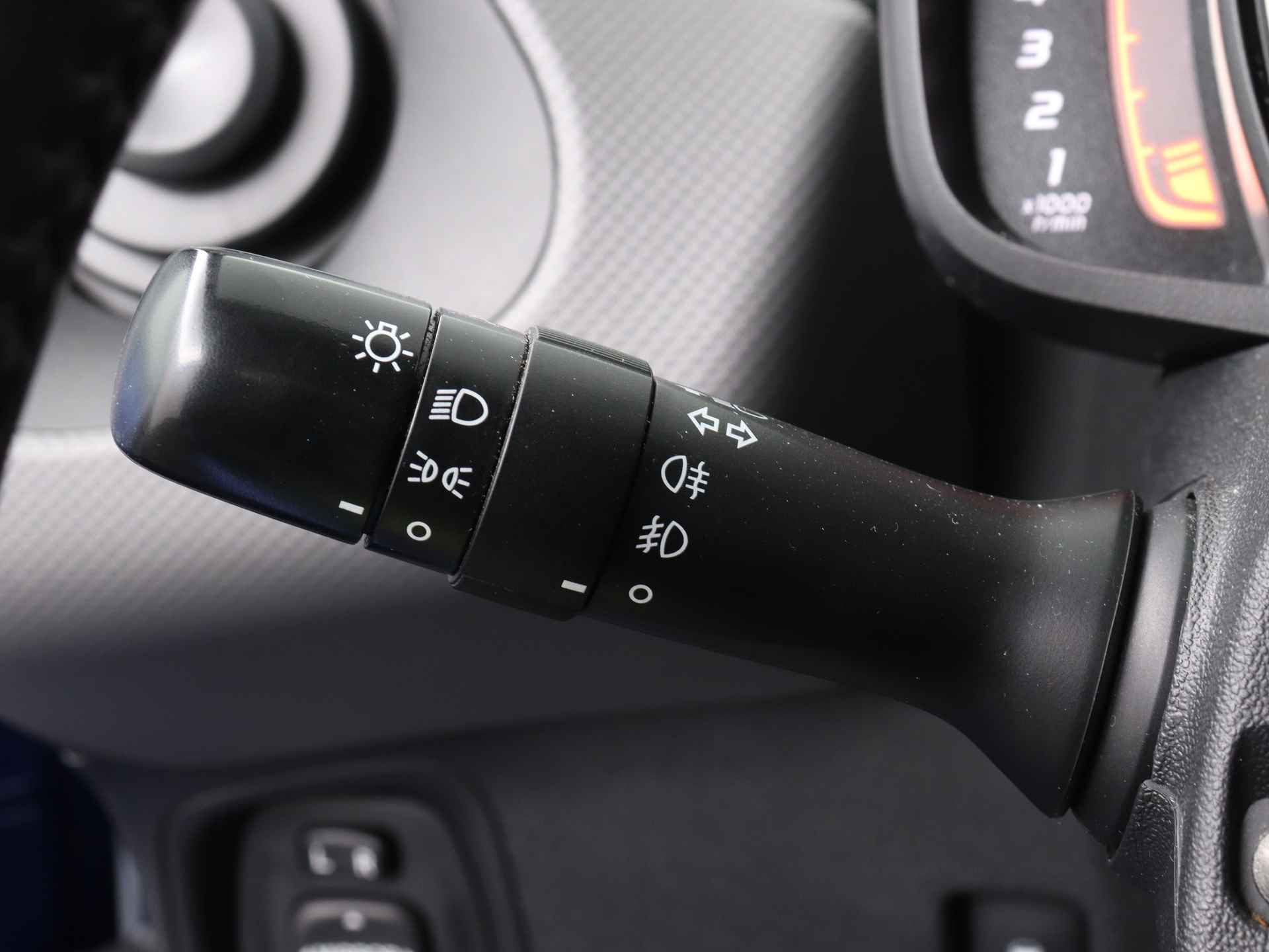 Peugeot 108 1.0 e-VTi Active | Airco | Bluetooth | Getinte Achterruiten | - 23/40