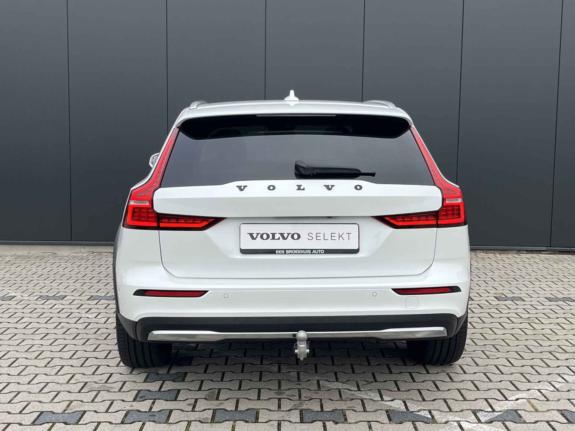 Volvo V60 Cross Country B5 AWD Ultimate | Massage | Geventileerd Leder | Trekhaak | Harman/Kardon | Adaptive LED | BLIS | Standkachel - 21/34