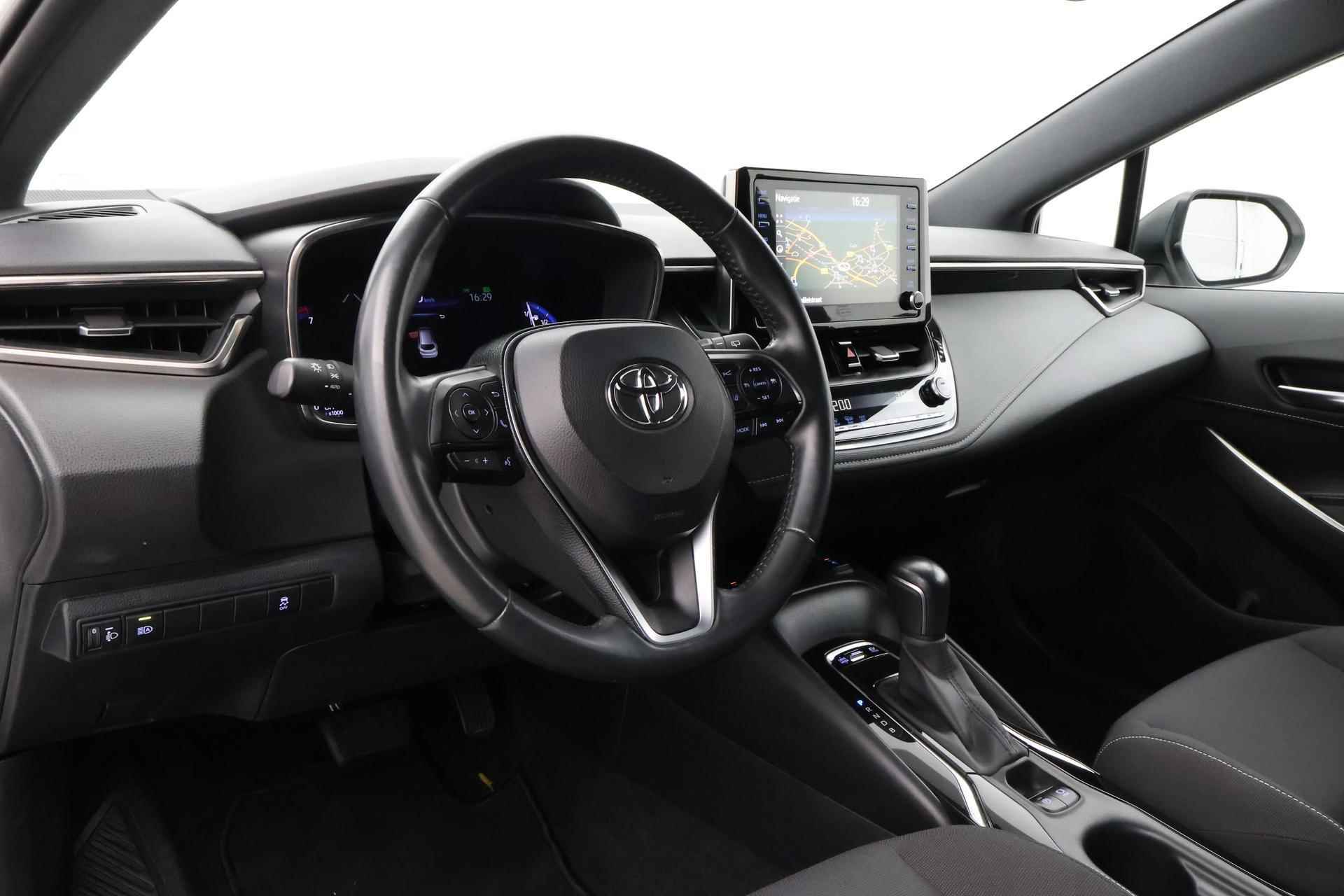 Toyota Corolla Touring Sports 1.8 Hybrid Dynamic | Navigatie - 2/36