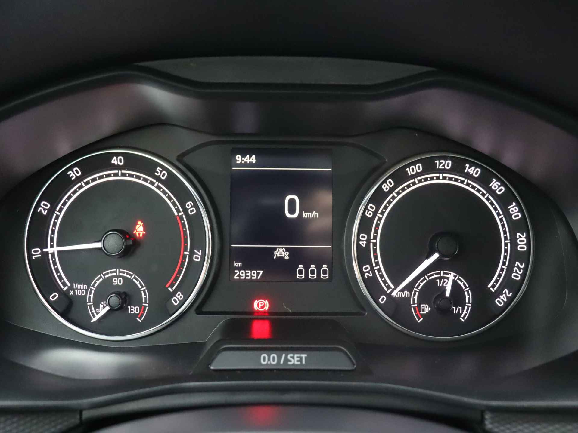 Škoda Kamiq 1.0 TSI Active | Parkeersensor achter | Cruise control | Bluetooth | Dakrails | - 6/35