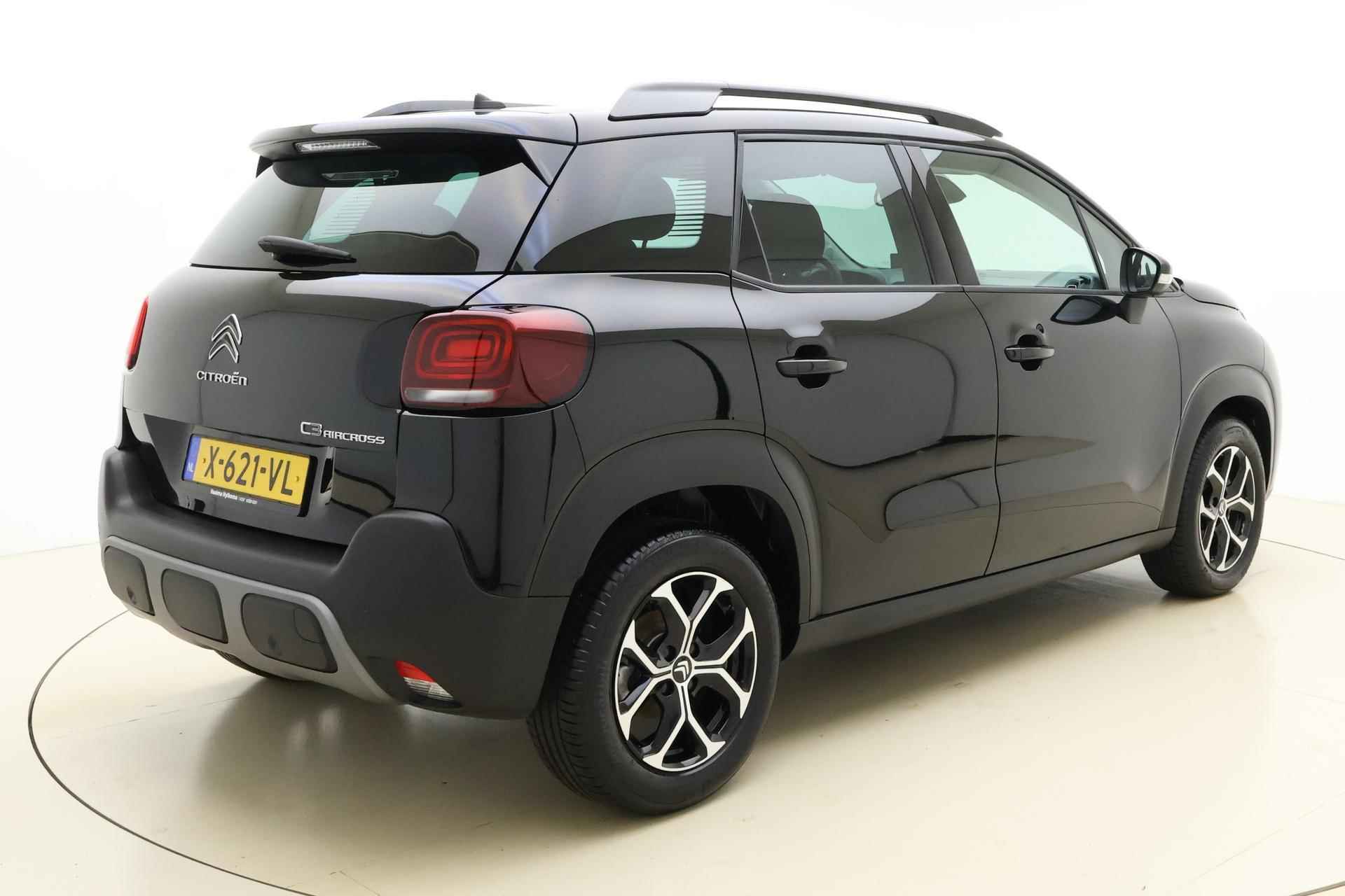 Citroen C3 Aircross 1.2 PureTech Plus 110 PK | Navigatie | Climate control | Dakrails | Parkeersensoren | Cruise control | Lichtmetalen velgen | Getint glas - 2/32